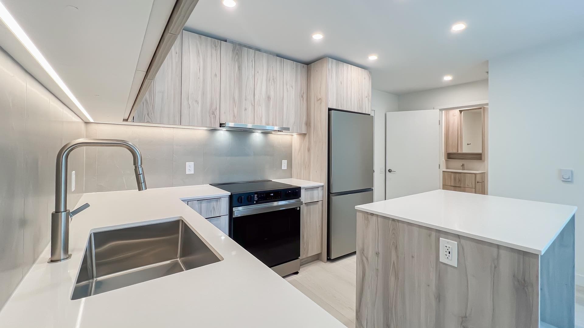 422 - 3594 Malsum Drive, North Vancouver, V7G 0B4 — photo 5