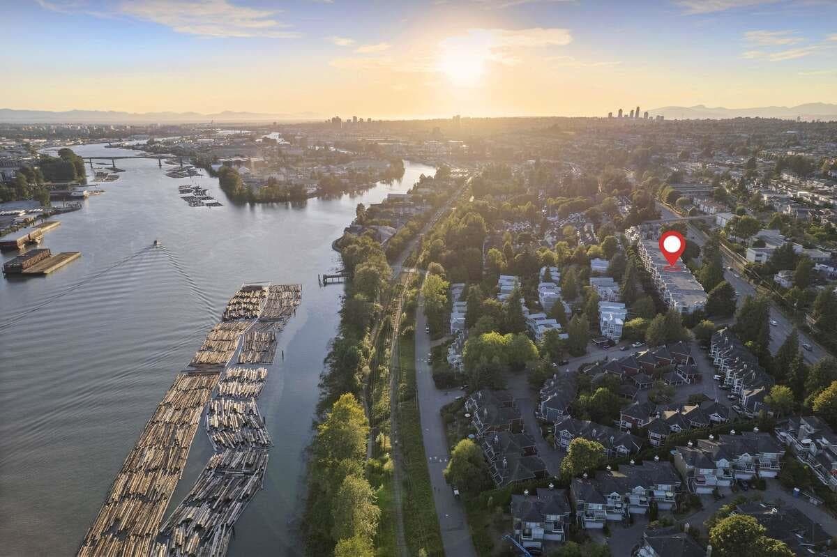 202 - 2250 SE Marine Drive, Vancouver