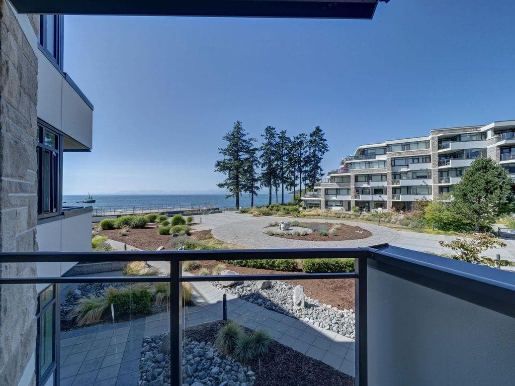 306 - 5665 Teredo Street, Sechelt, V7Z 0J2 — photo 1