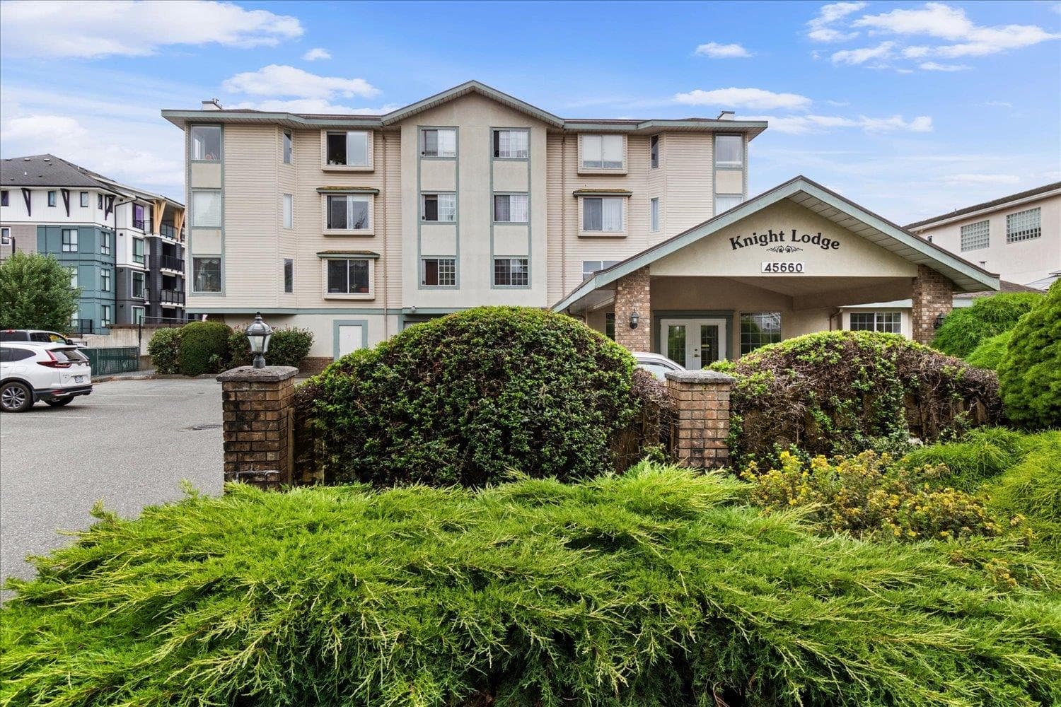 306 - 45660 Knight Road, Chilliwack, V2R 2X4 — photo 1