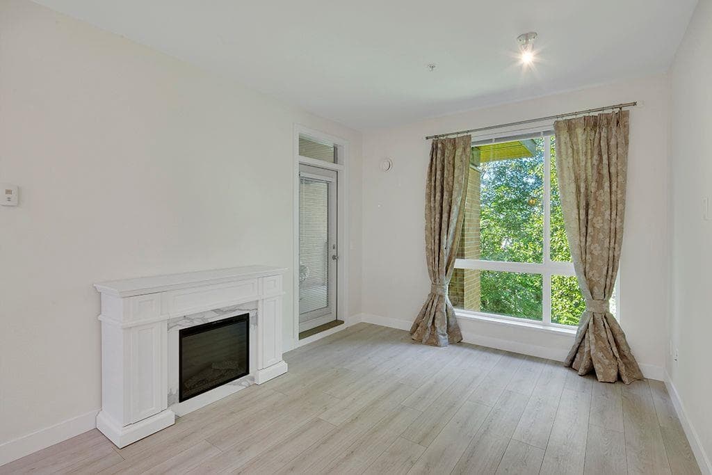 404 - 733 W 3rd Street, North Vancouver, V7M 0C8 — photo 2