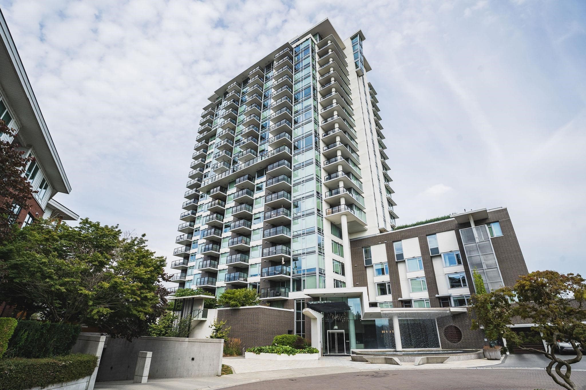 608 - 210 Salter Street, New Westminster, V3M 0J9 — photo 2
