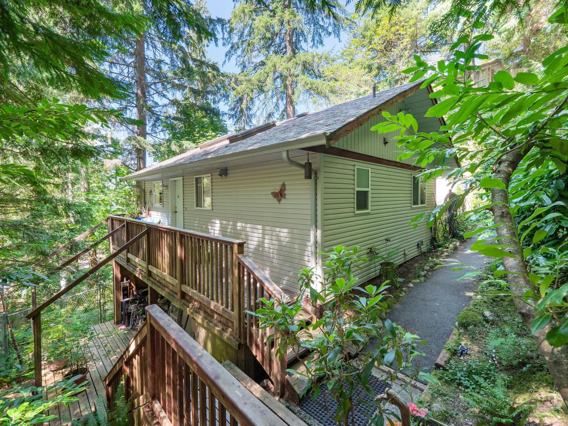 7027 Skana Crescent, Sechelt, V7Z 0C8 — photo 3