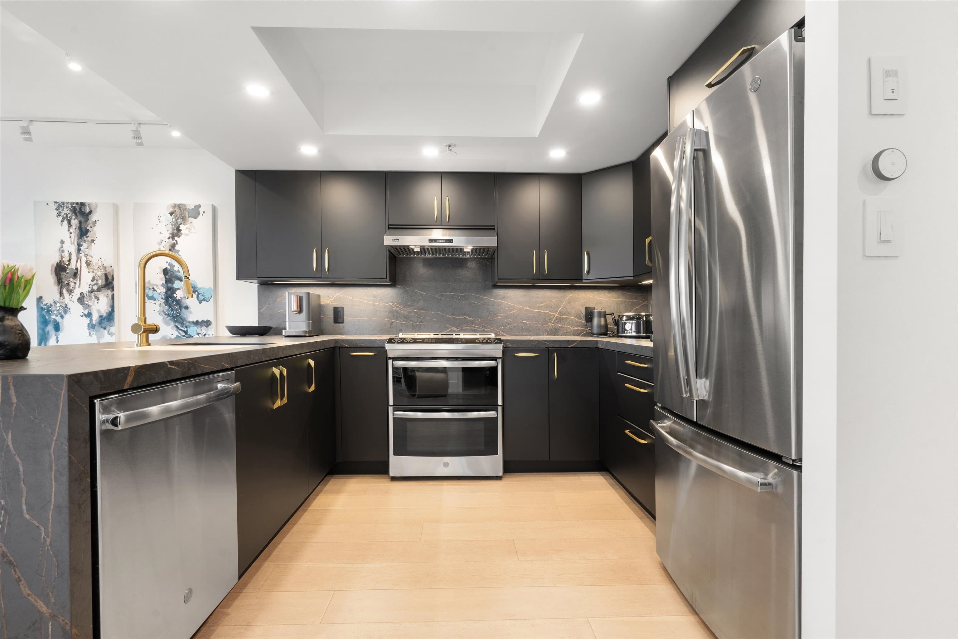 406 - 1128 Quebec Street, Vancouver, V6A 4E1 — photo 4