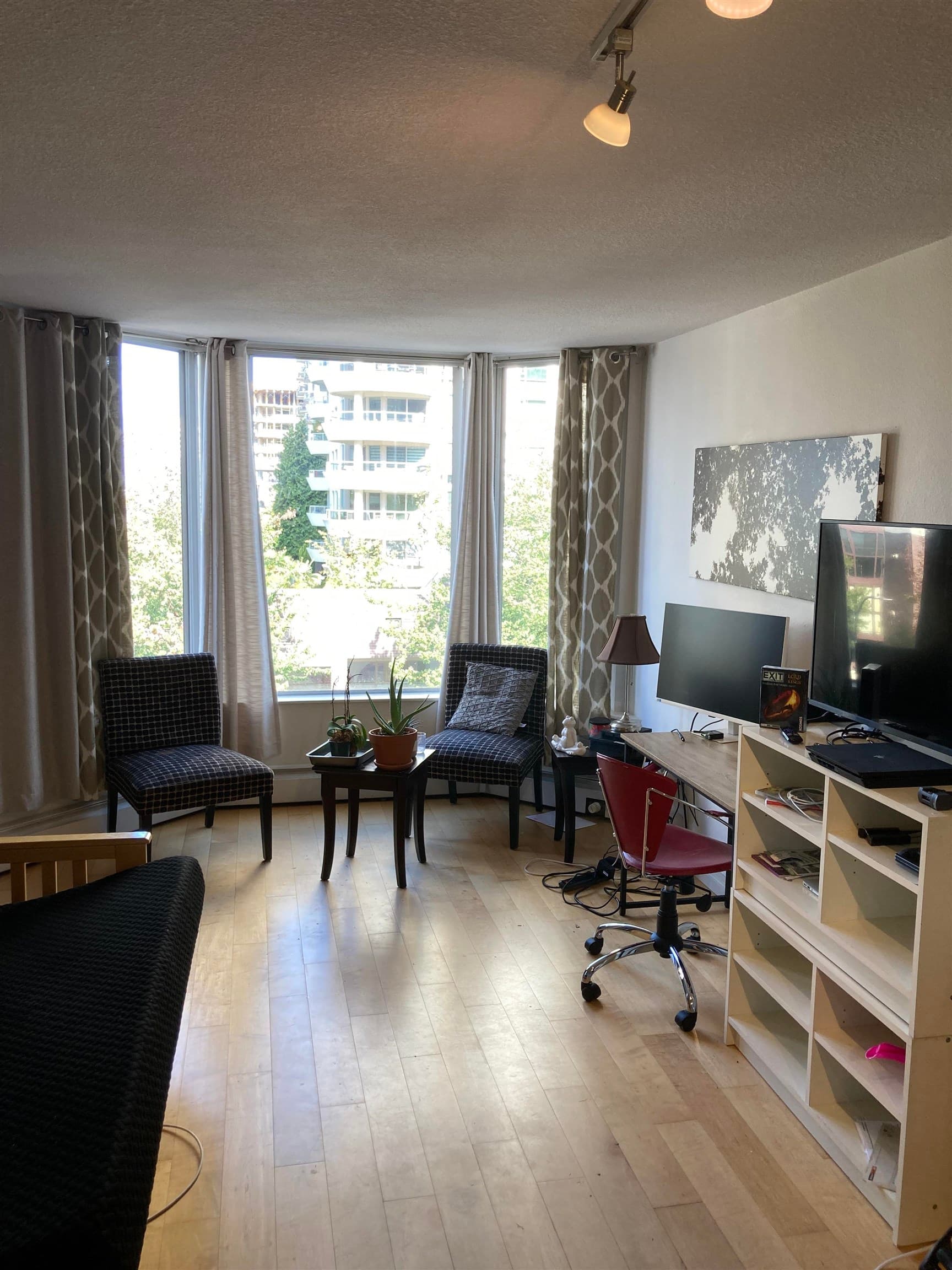 411 - 1330 Burrard Street, Vancouver, V6Z 2B8 — photo 2