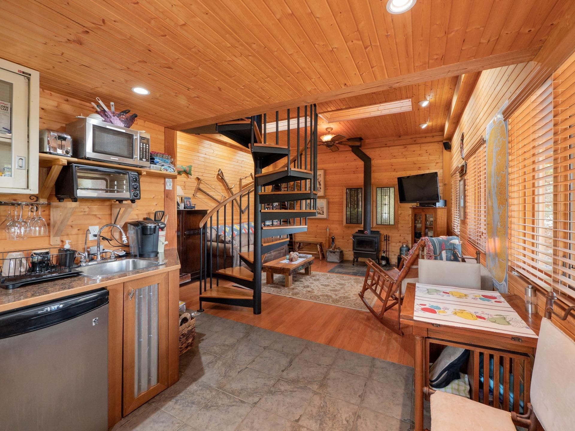 9305 Stephens Way, Halfmoon Bay, V7Z 1G9 — photo 5