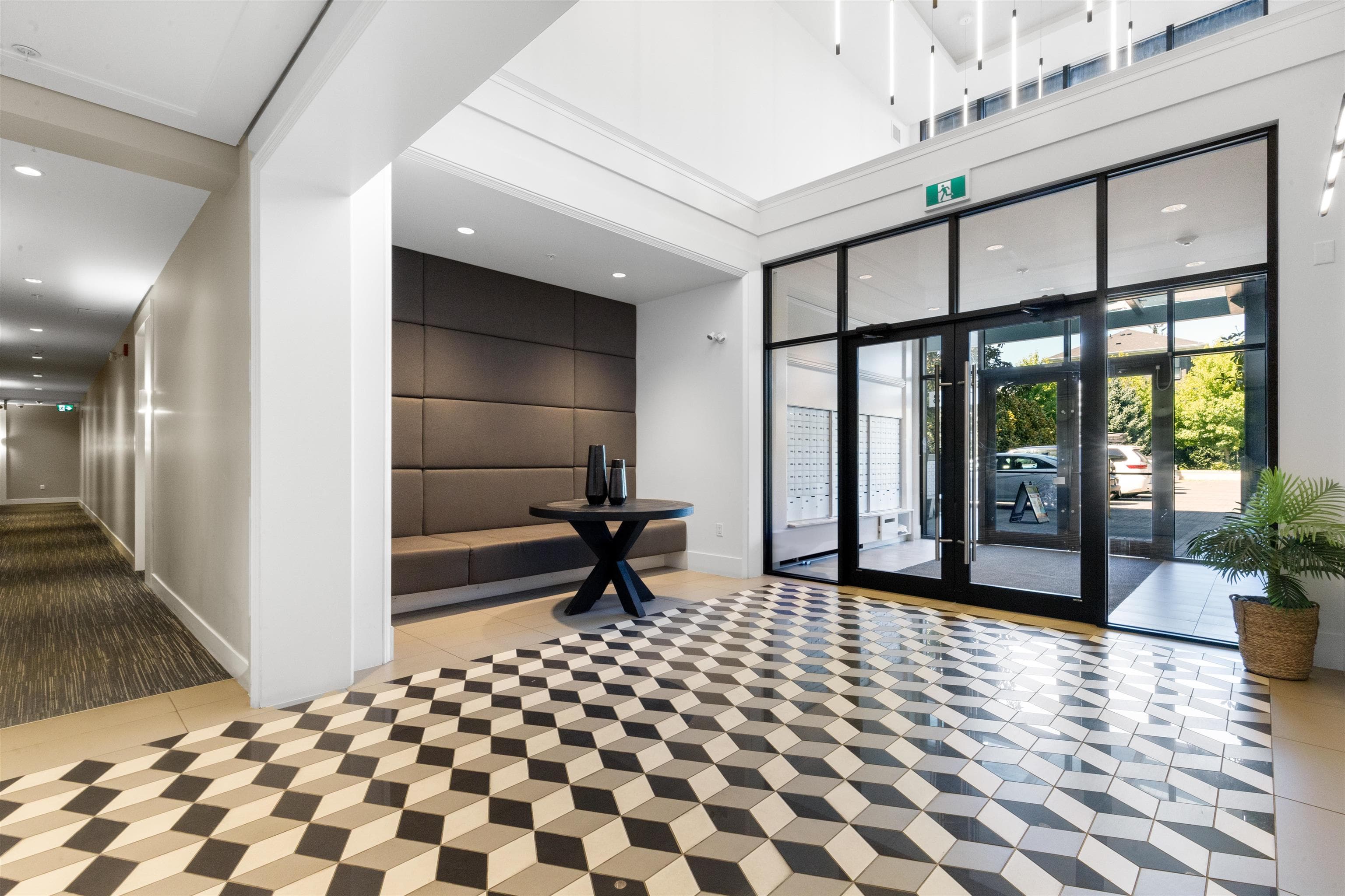 409 - 14968 101a Avenue, Surrey, V3R 0E8 — photo 4