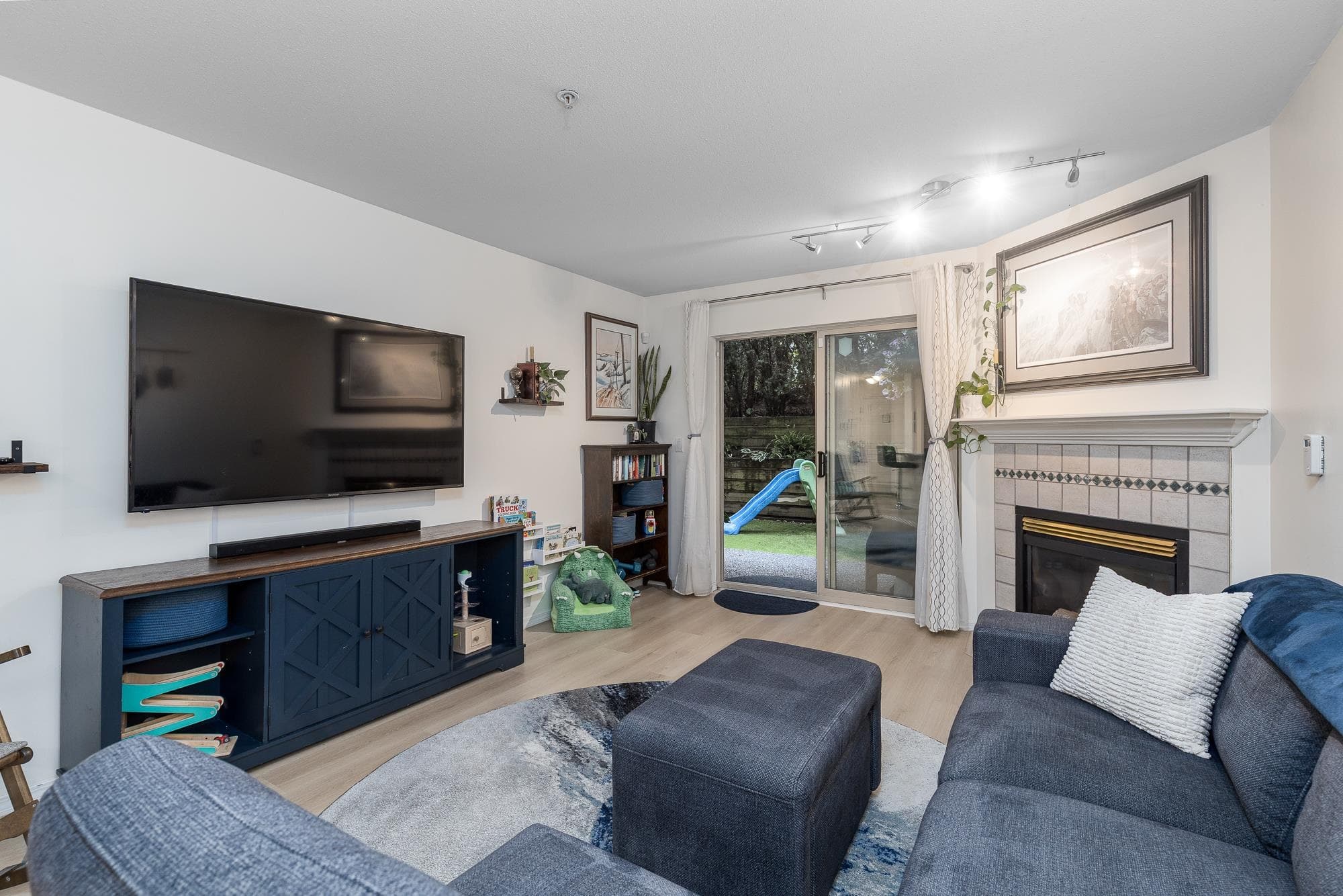 114 - 33478 Roberts Avenue, Abbotsford, V2S 8E1 — photo 2
