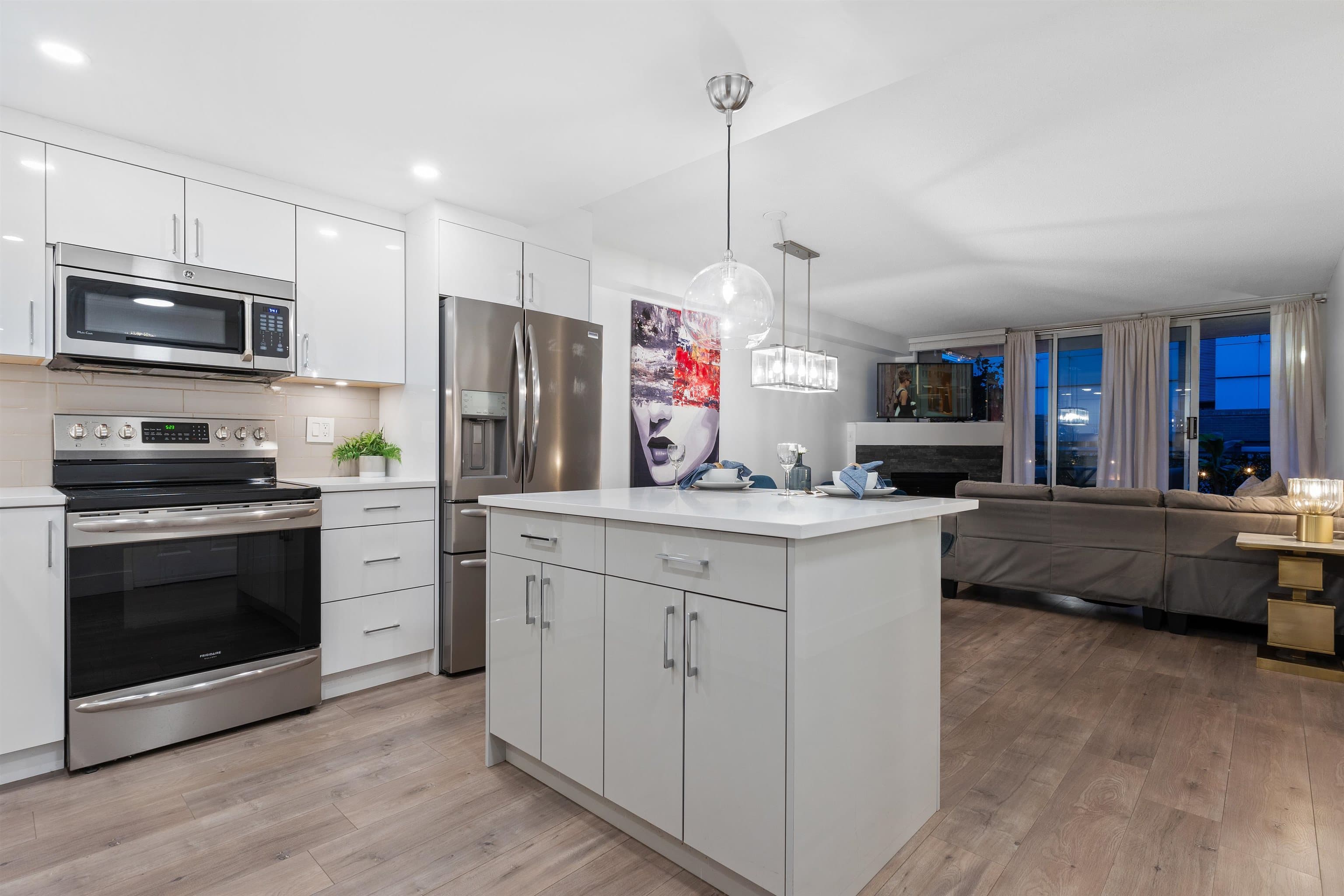 312 - 555 Abbott  Street Street, Vancouver, V6B 6B8 — photo 2