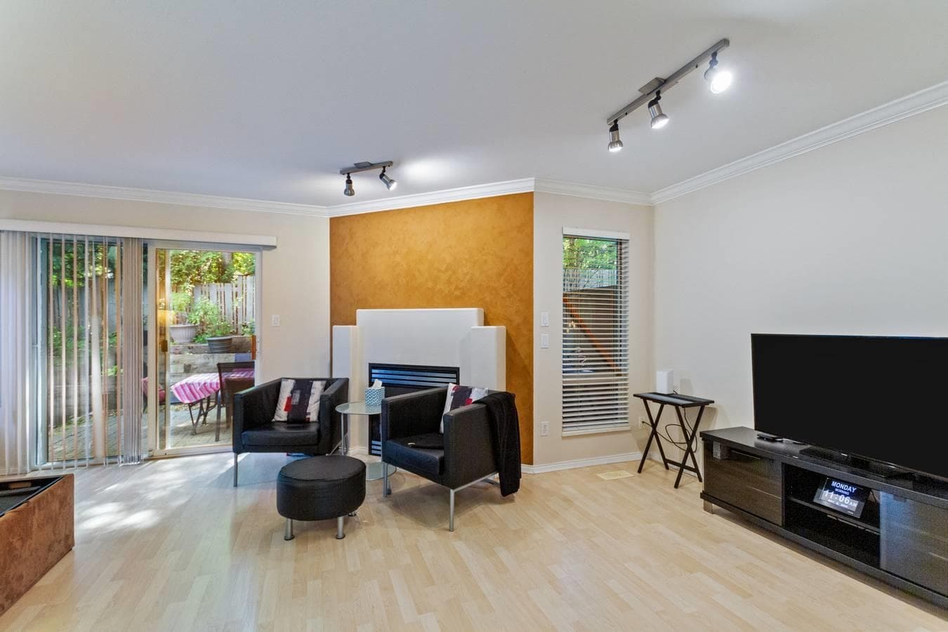 25 - 8701 16th Avenue, Burnaby, V3N 5B5 — photo 2