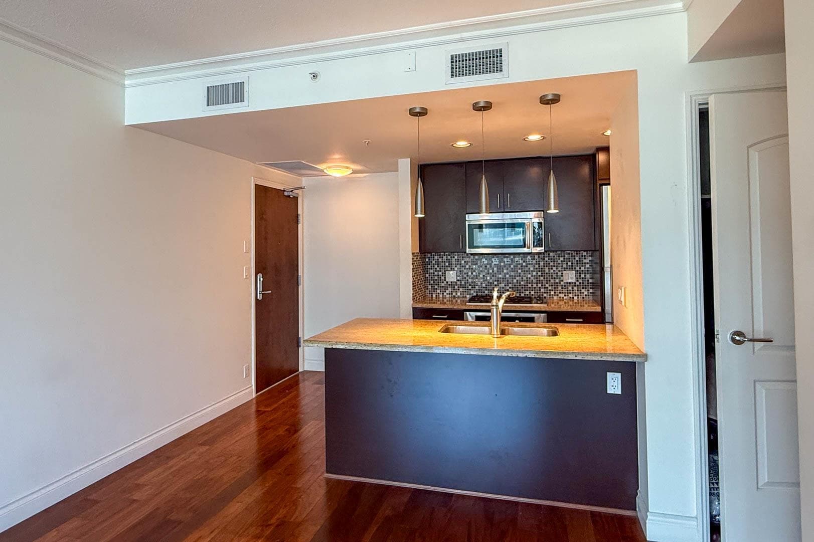 1001 - 162 Victory Ship Way, North Vancouver, V7L 0B4 — photo 5