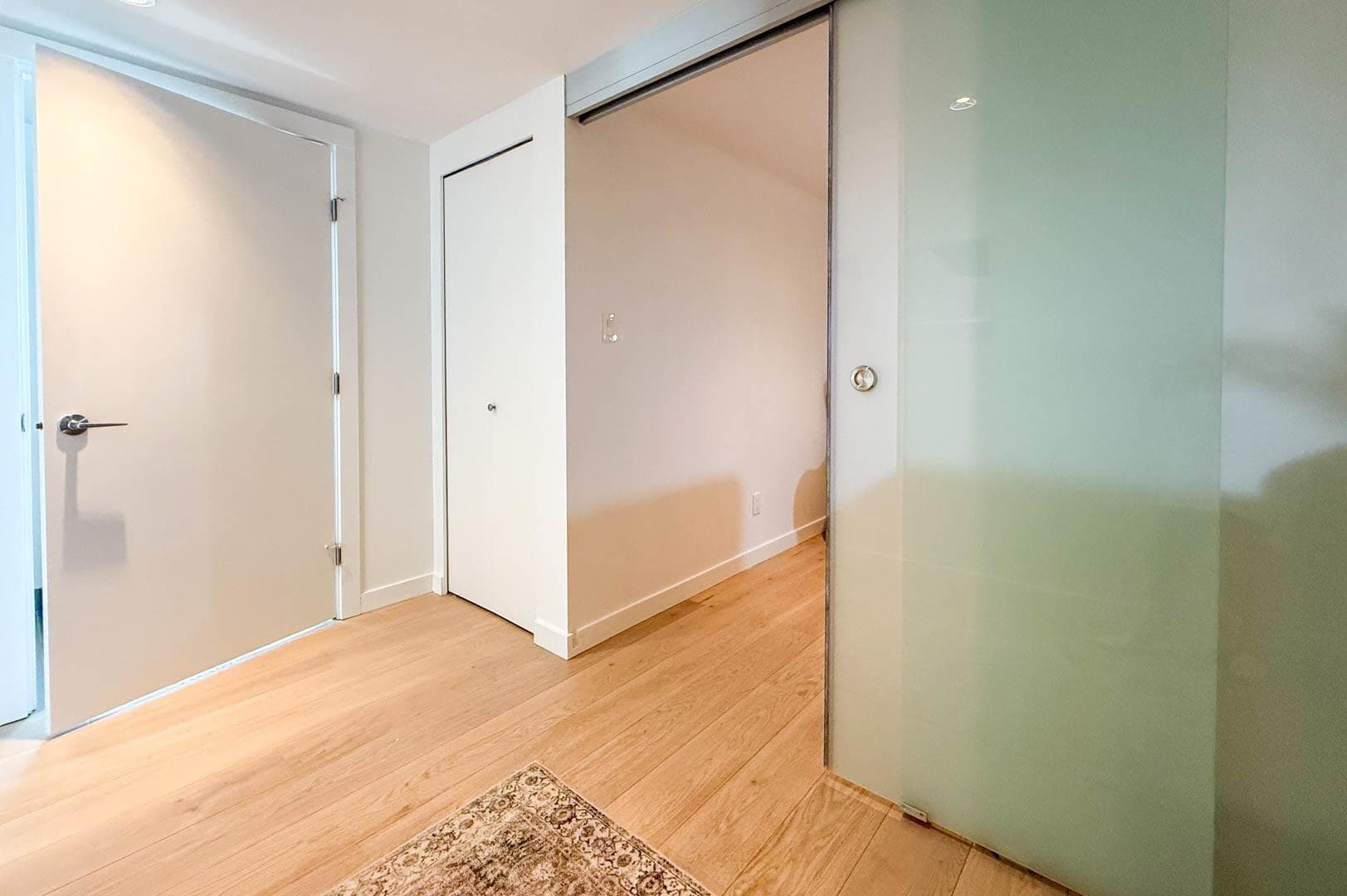 812 - 189 Keefer Street, Vancouver, V6B 6L4 — photo 3