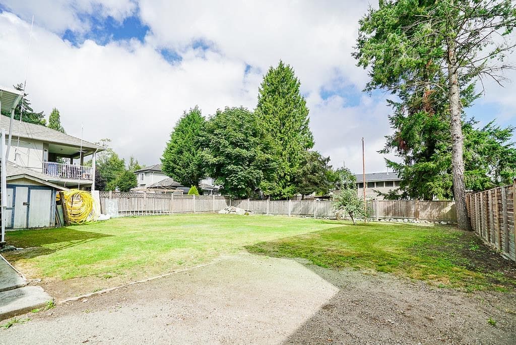 13429 68 Avenue, Surrey, V3W 2G1 — photo 5