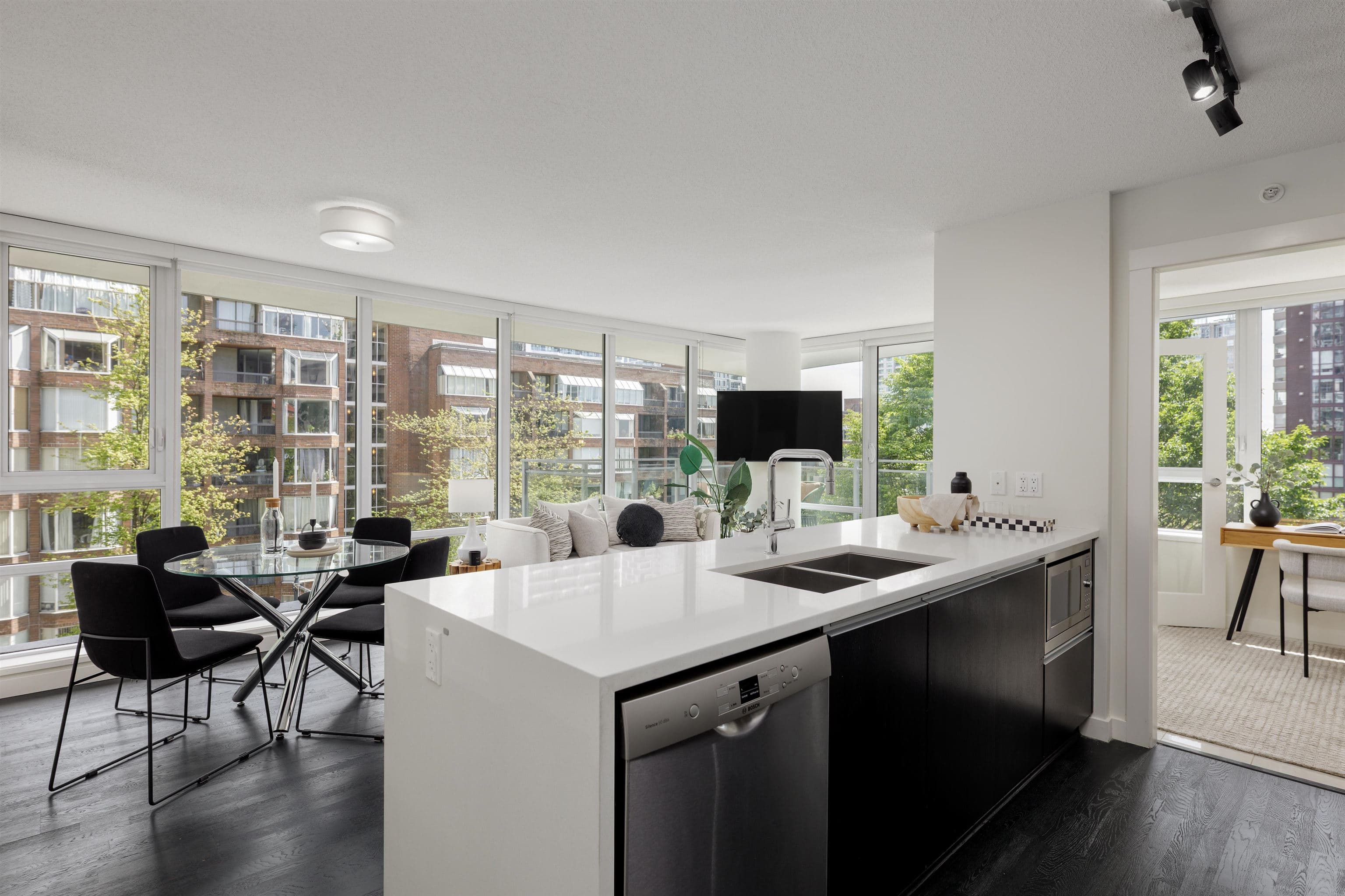 608 - 1009 Harwood Street, Vancouver, V6E 0C2 — photo 2