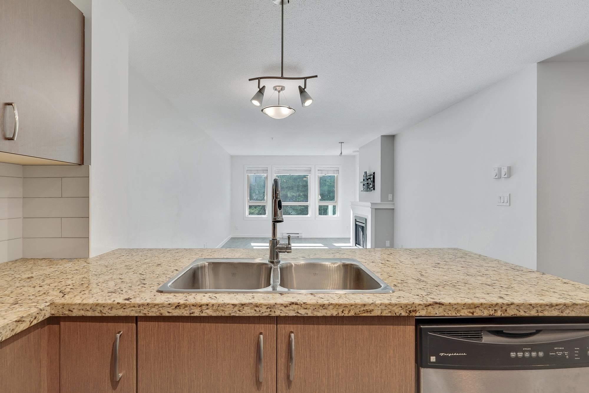 204 - 3097 Lincoln Avenue, Coquitlam, V3B 0E3 — photo 5