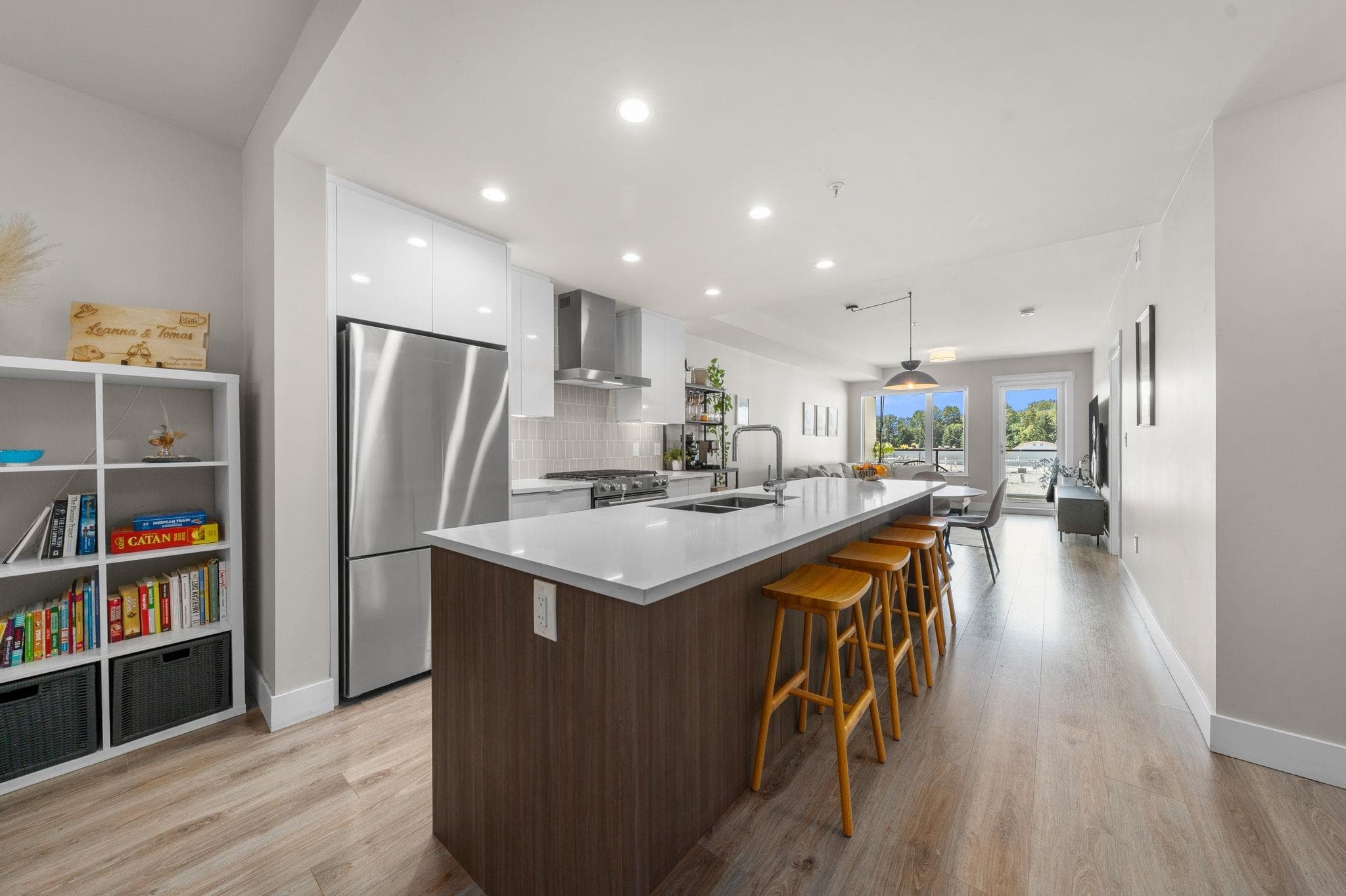 302 - 1496 Charlotte Road, North Vancouver, V7J 0C9 — photo 1