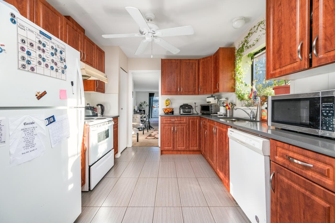 3003 Sunnyhurst Road, North Vancouver