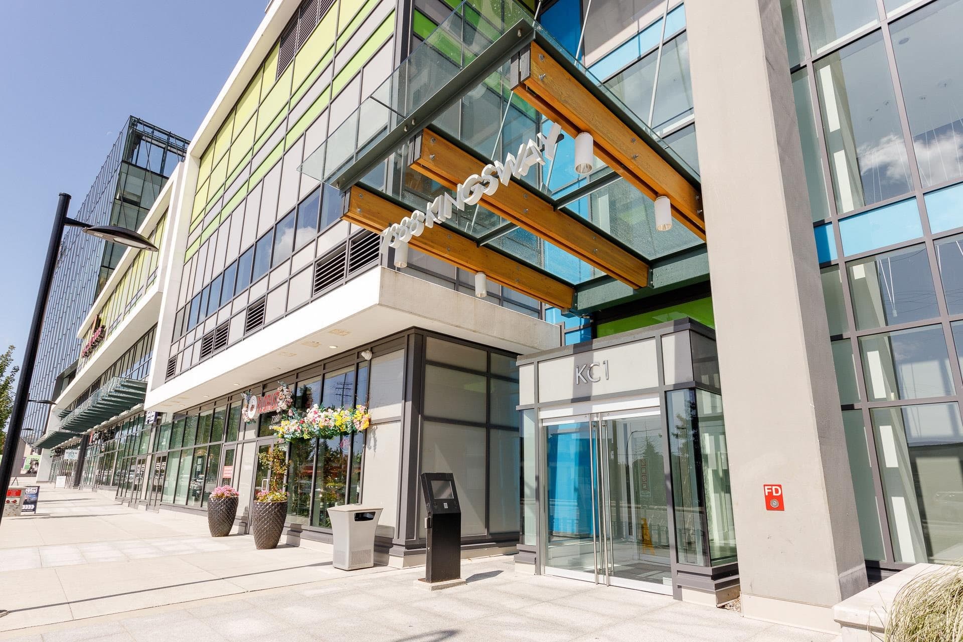 609 - 7388 Kingsway Street, Burnaby, V3N 0G9 — photo 2