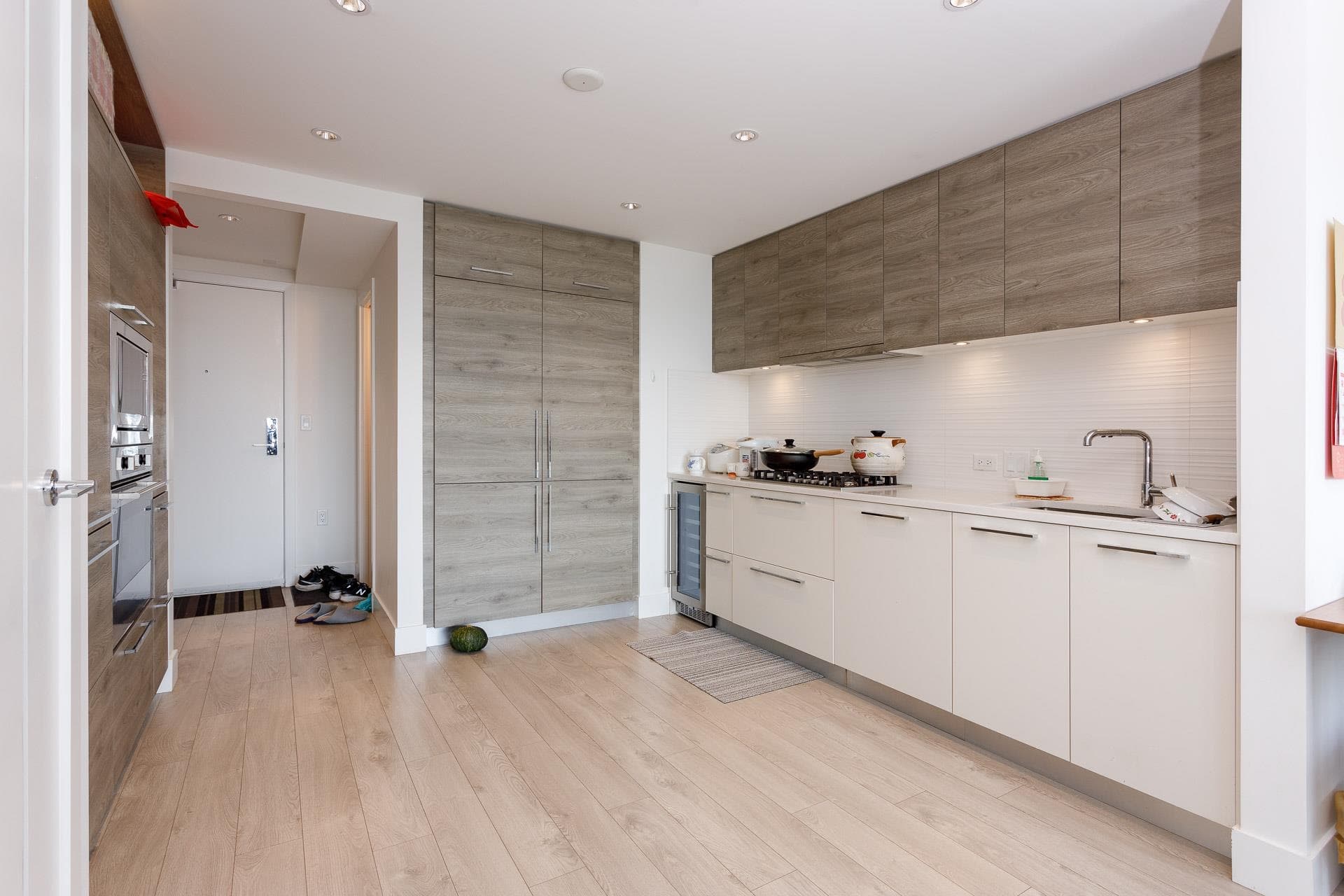 609 - 7388 Kingsway Street, Burnaby, V3N 0G9 — photo 5