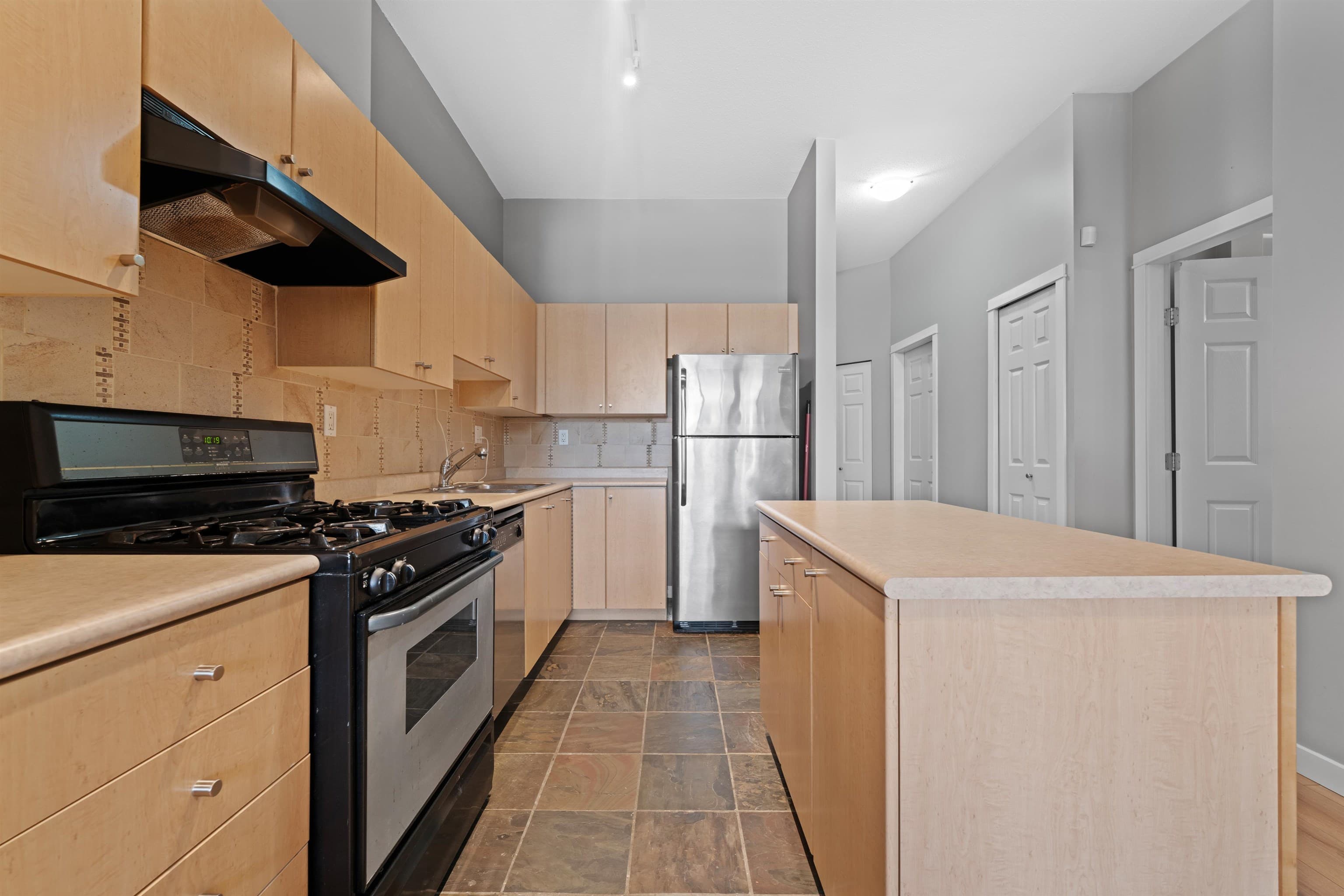 102 - 2102 W 38th Avenue, Vancouver, V6M 1R9 — photo 3