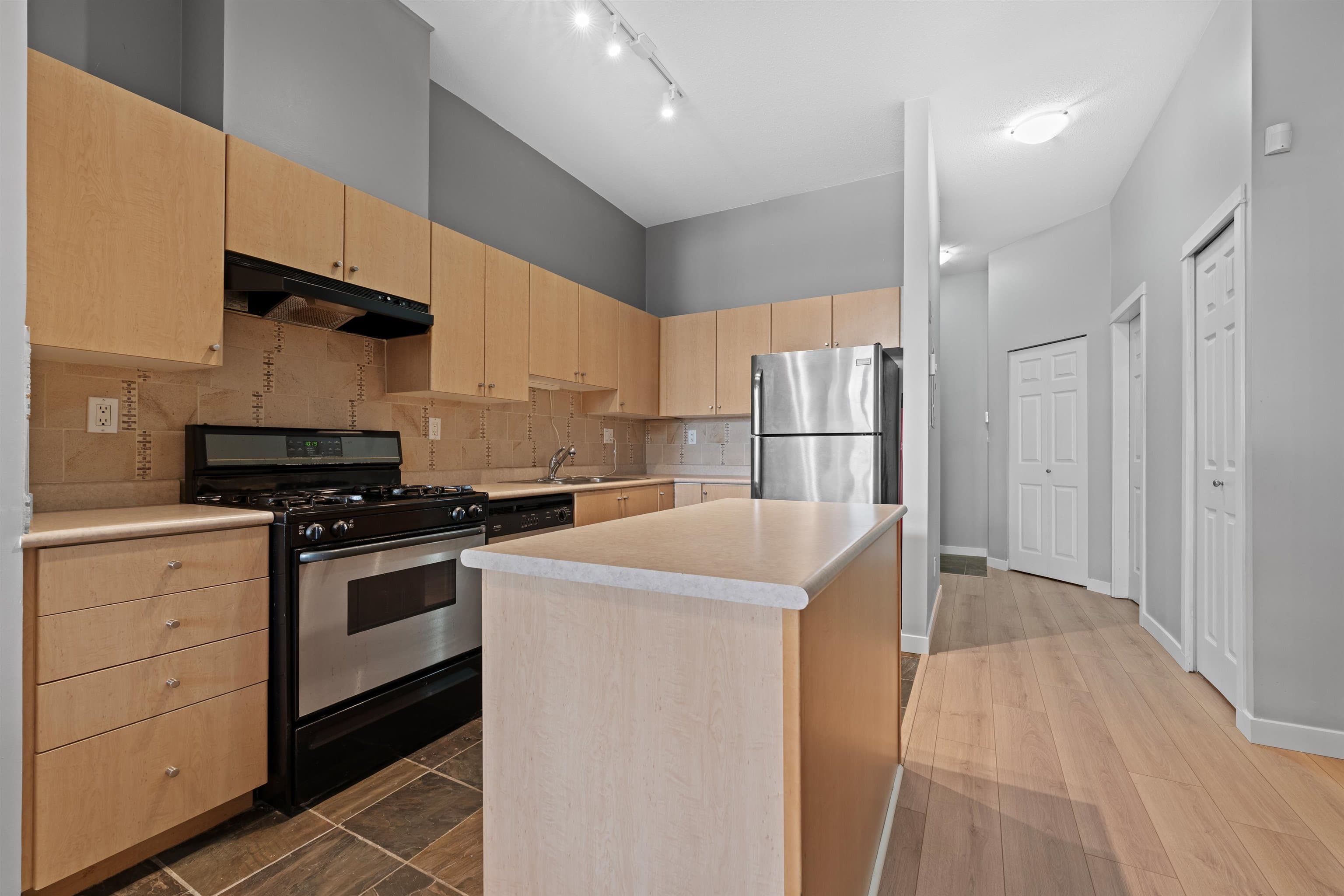 102 - 2102 W 38th Avenue, Vancouver, V6M 1R9 — photo 4