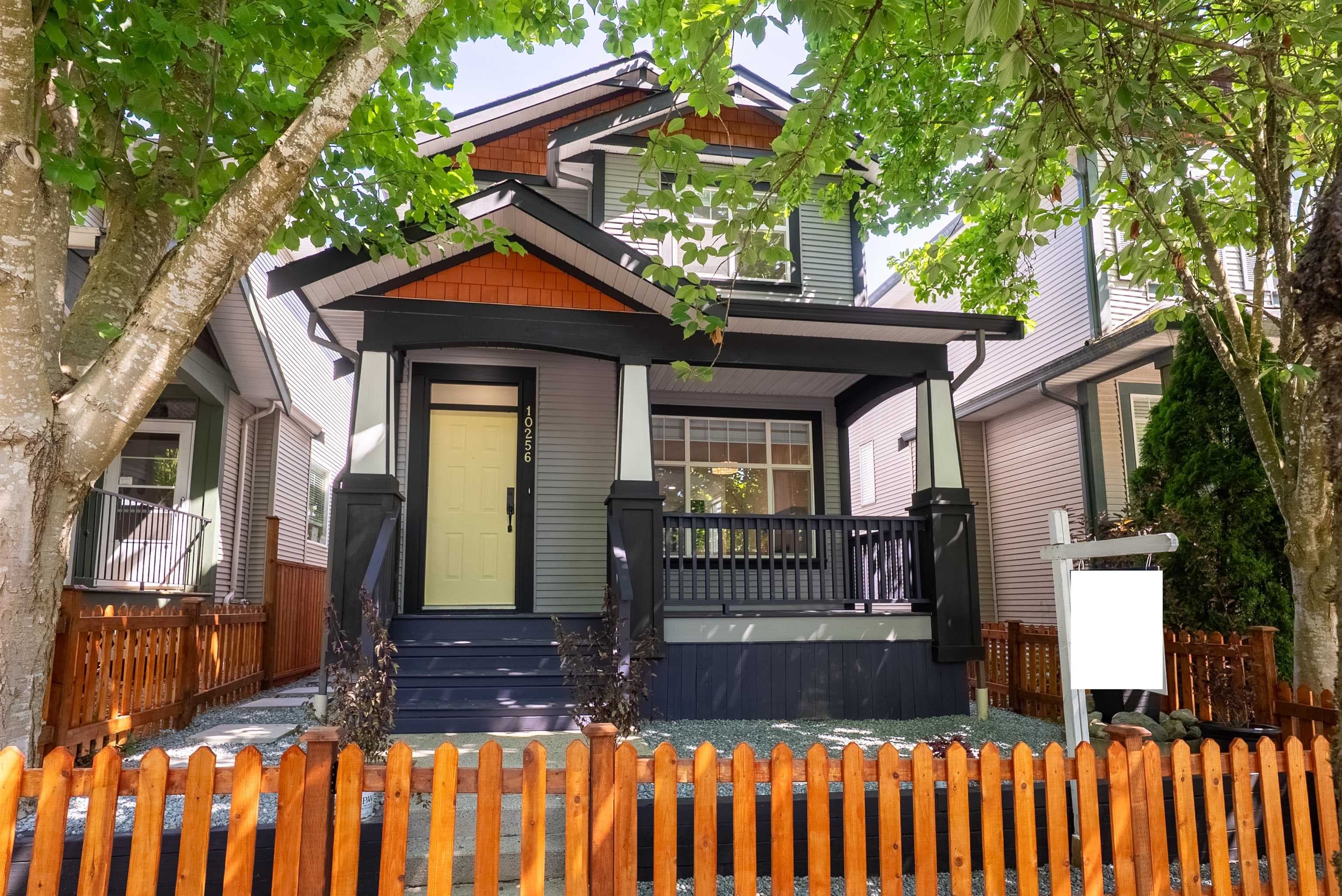 10256 243a Street, Maple Ridge, V2W 1Y3 — photo 1