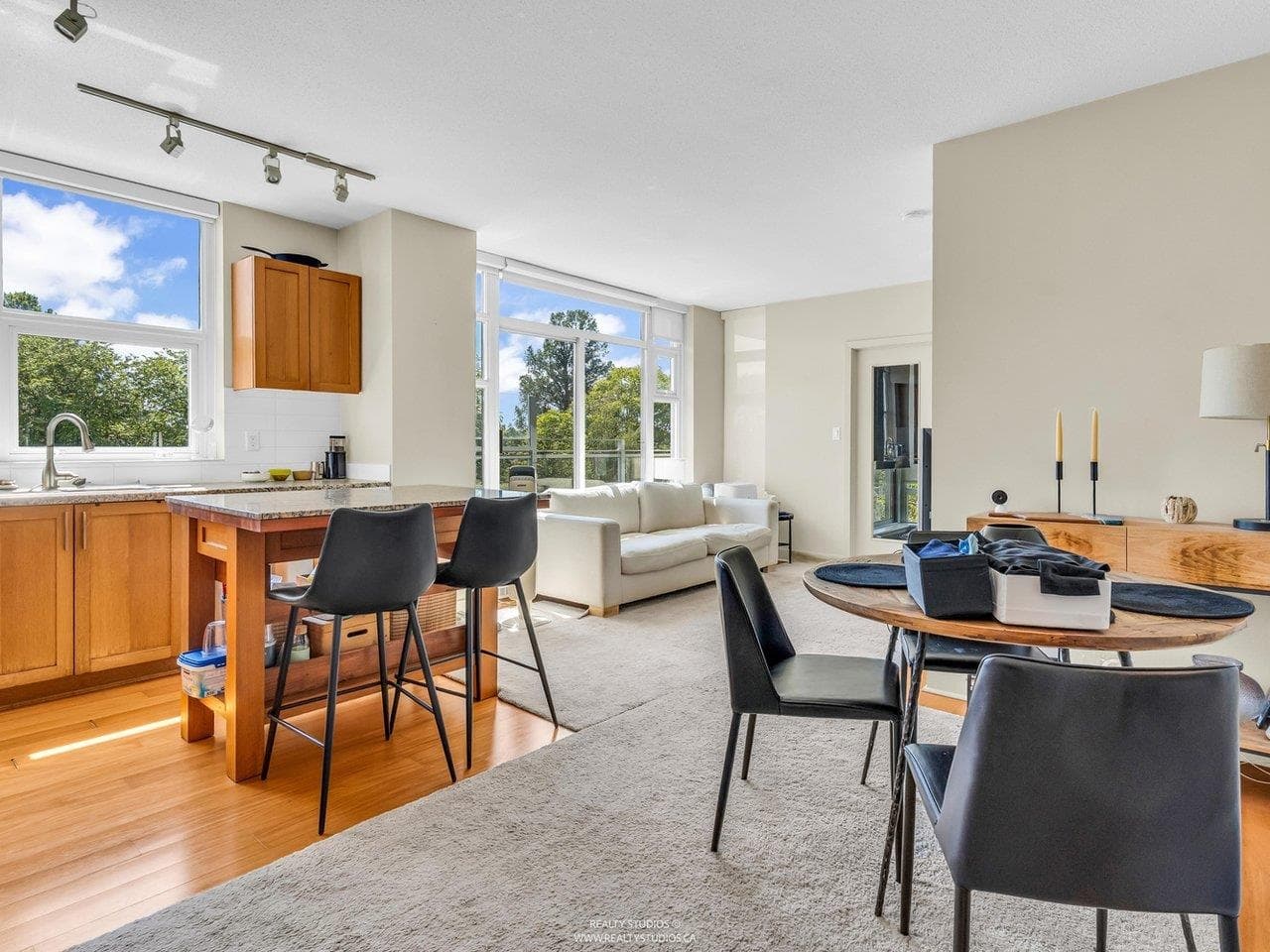 515 - 2268 W Broadway, Vancouver, V6K 0B2 — photo 3