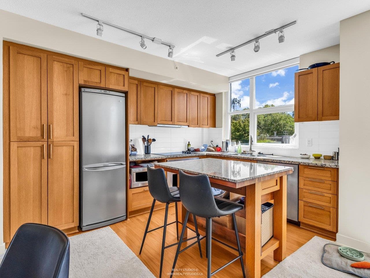 515 - 2268 W Broadway, Vancouver, V6K 0B2 — photo 1