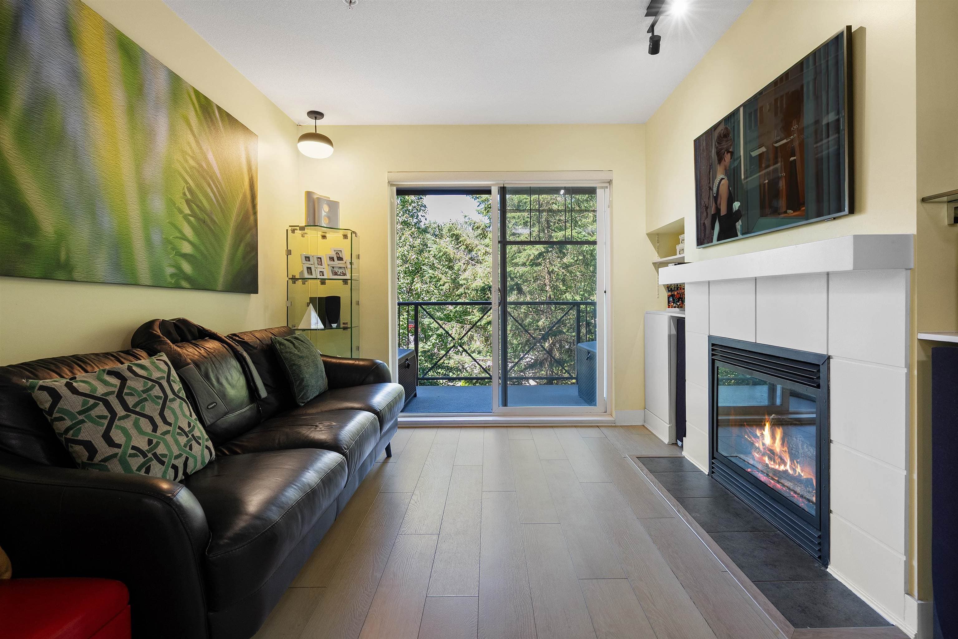 209 - 3240 St Johns Street, Port Moody, V3H 0C1 — photo 2