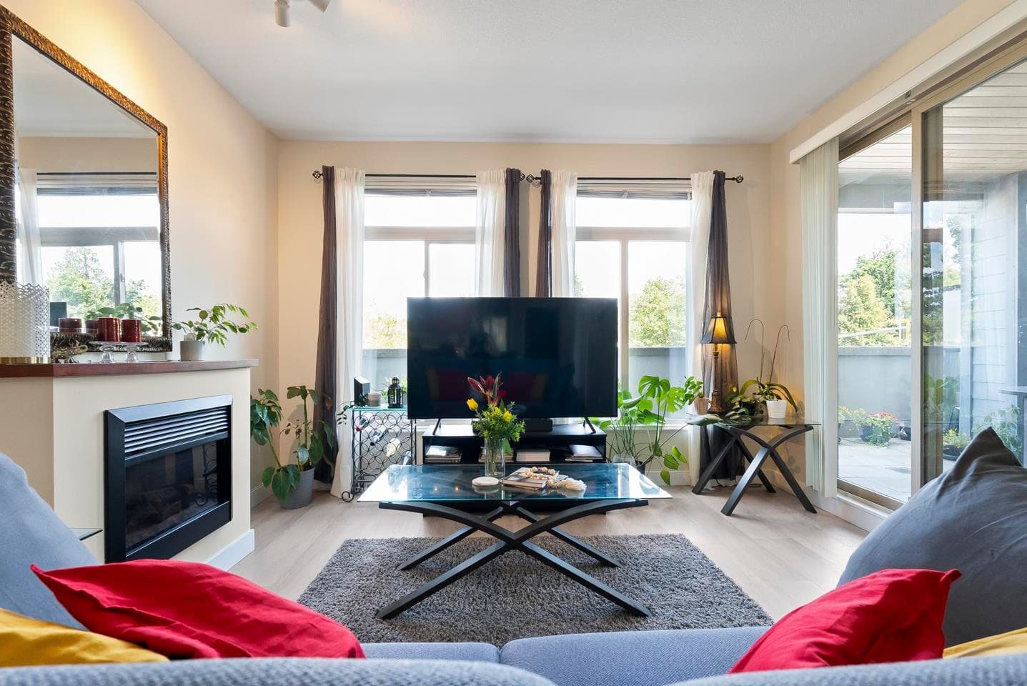 221 - 15380 102a Avenue, Surrey, V3R 0B3 — photo 2