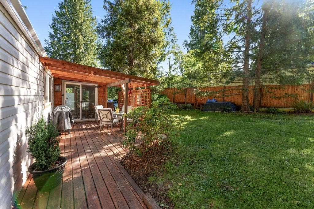 13 - 1416 North Road, Gibsons, V0N 1V1 — photo 1