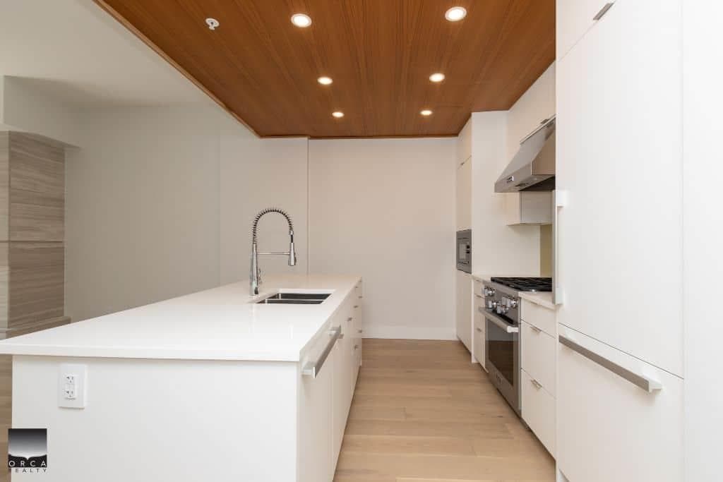 405 - 6707 Nelson Avenue, West Vancouver, V7W 2B2 — photo 2