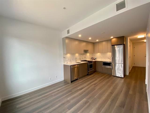 416 - 645 Como Lake Avenue, Coquitlam, V3J 0N9 — photo 2