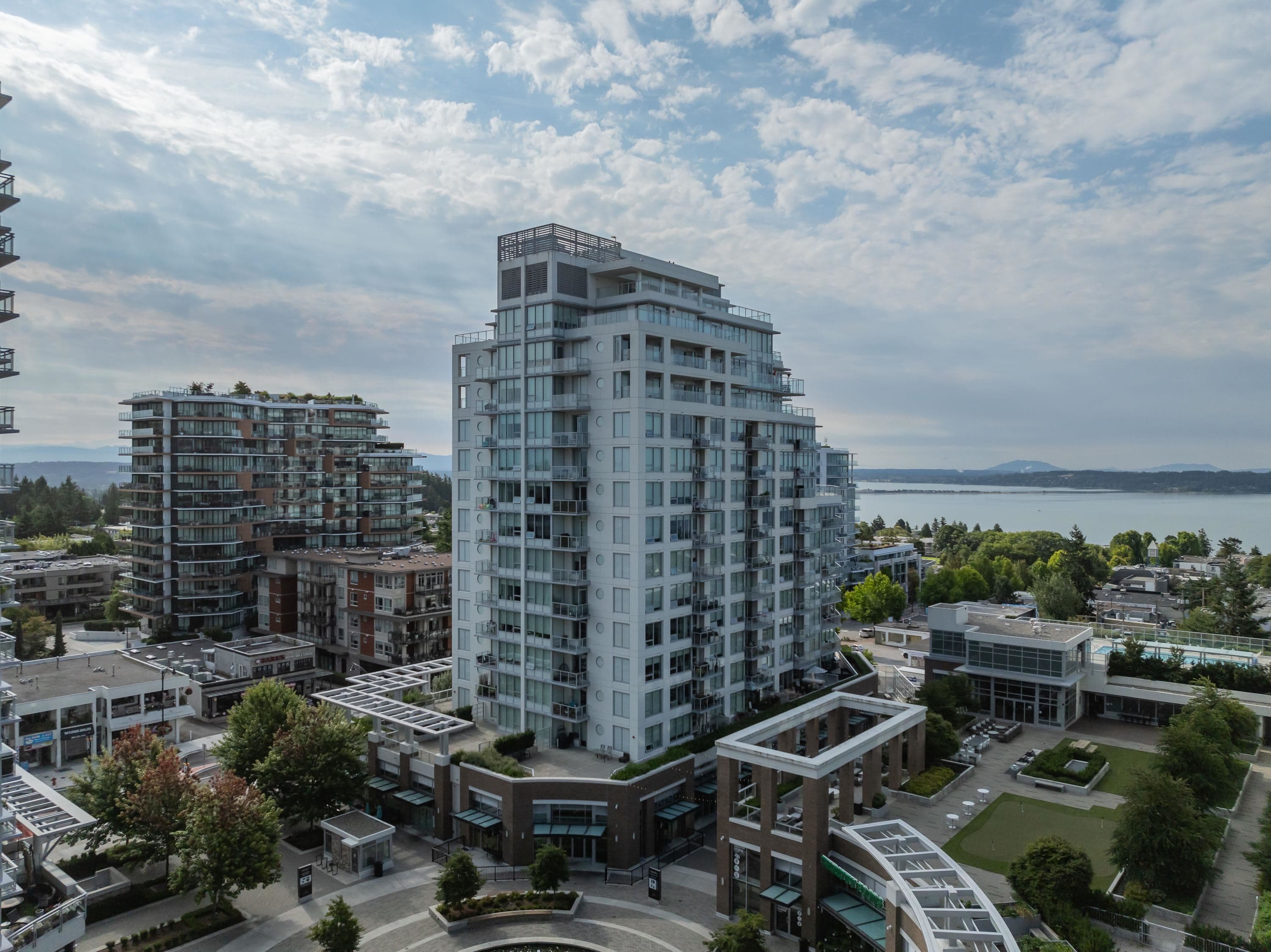 601 - 1441 Johnston Road, White Rock, V4B 3Z4 — photo 4