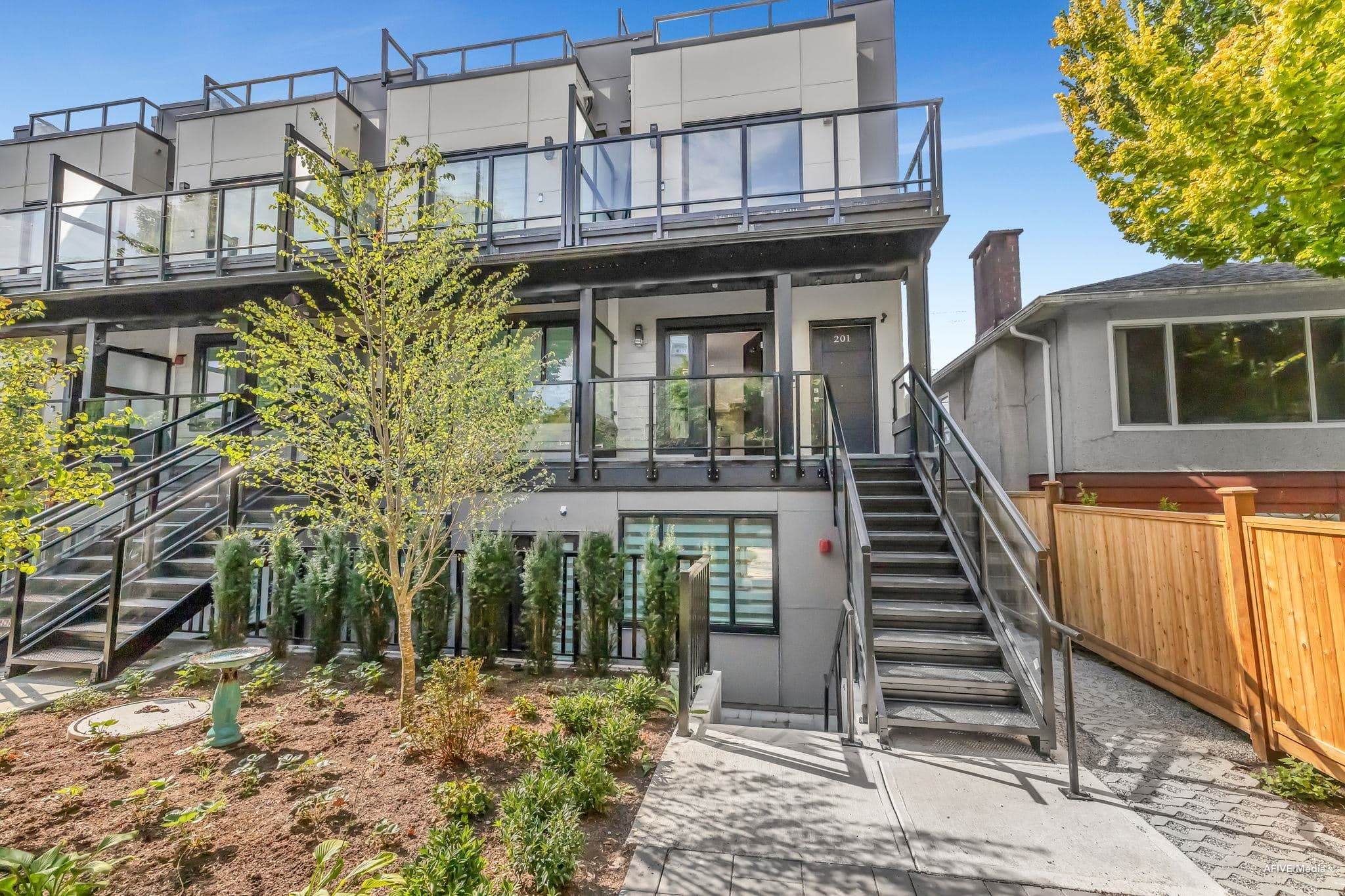 102 - 2122 E 32nd Avenue, Vancouver, V5N 3B9 — photo 3
