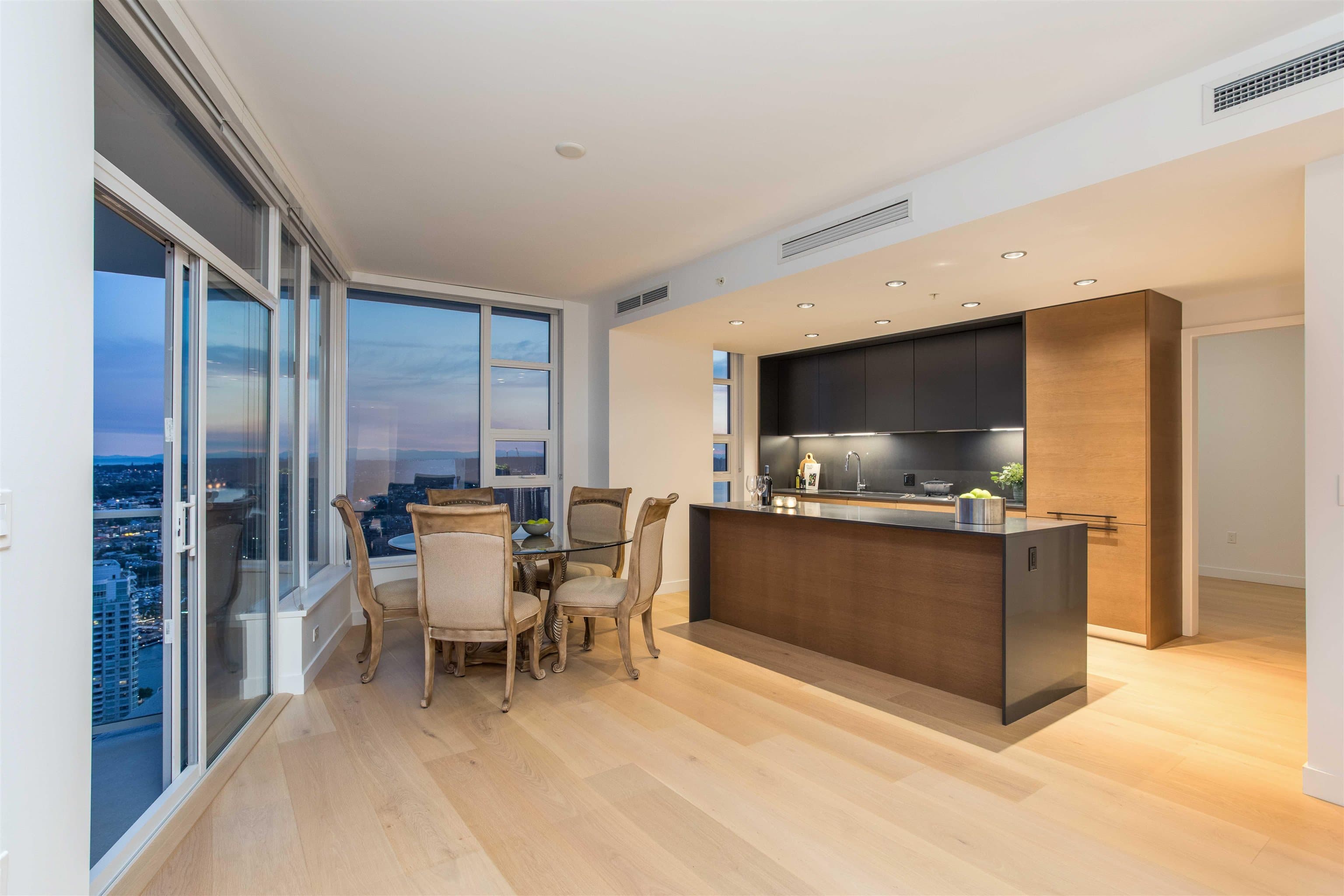 4608 - 1289 Hornby Street, Vancouver, V6Z 0G7 — photo 3