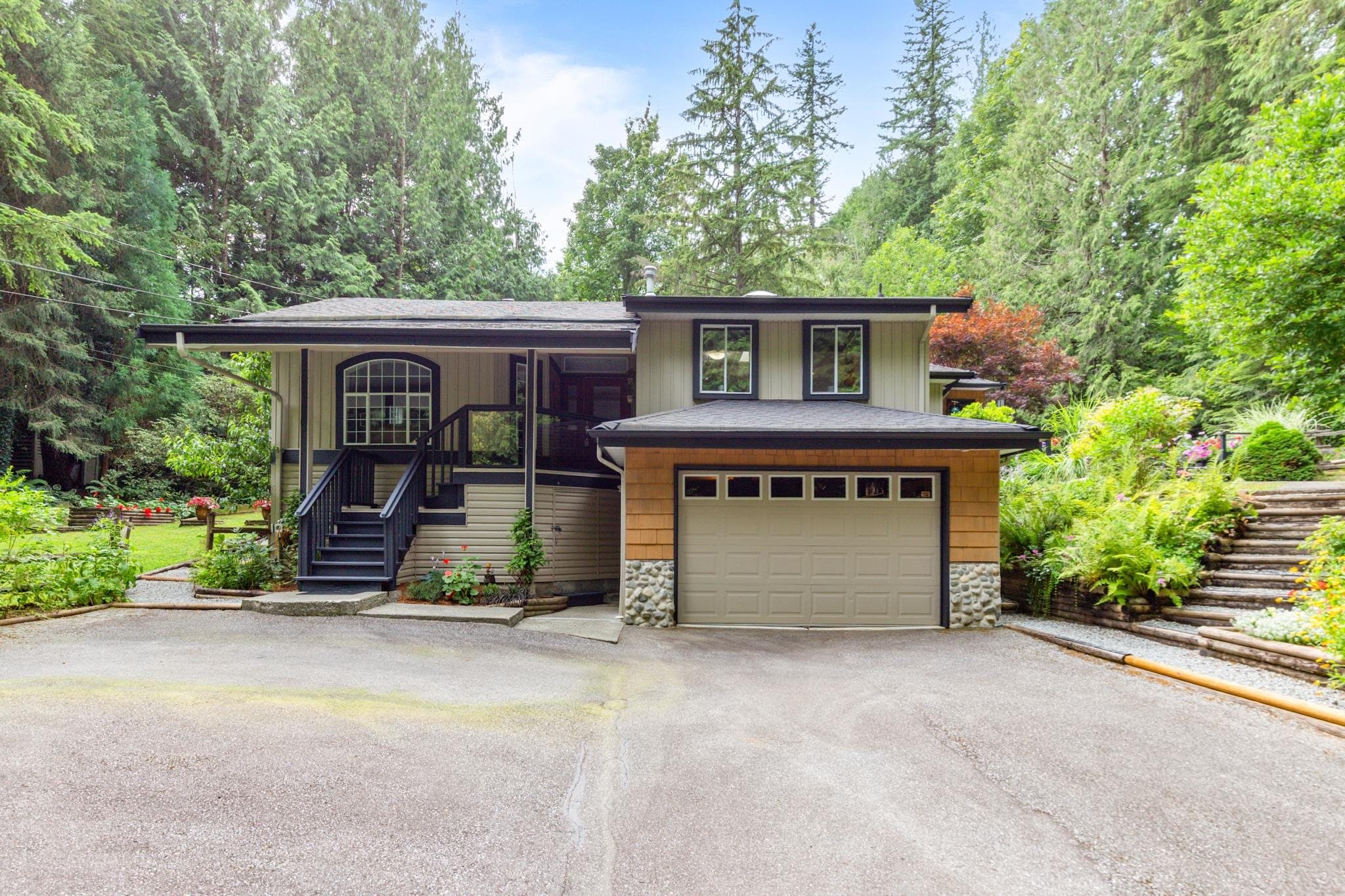11193 284 Street, Maple Ridge, V2W 1L8 — photo 1