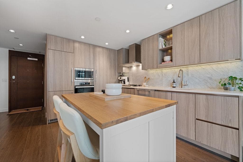 982 - 87 Nelson Street, Vancouver, V6Z 0E8 — photo 4