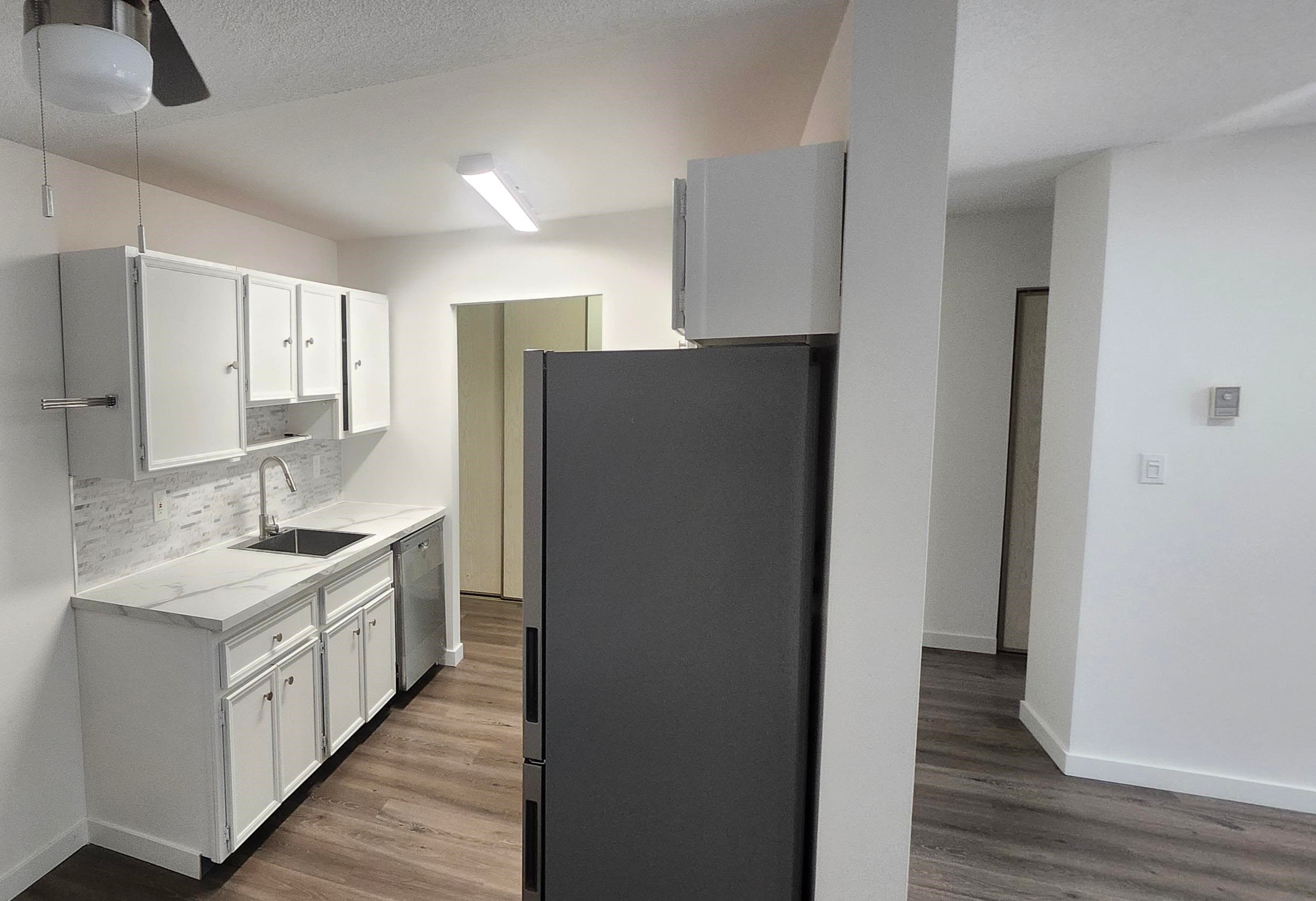 201 - 9101 Horne Street, Burnaby, V3N 4M3 — photo 4