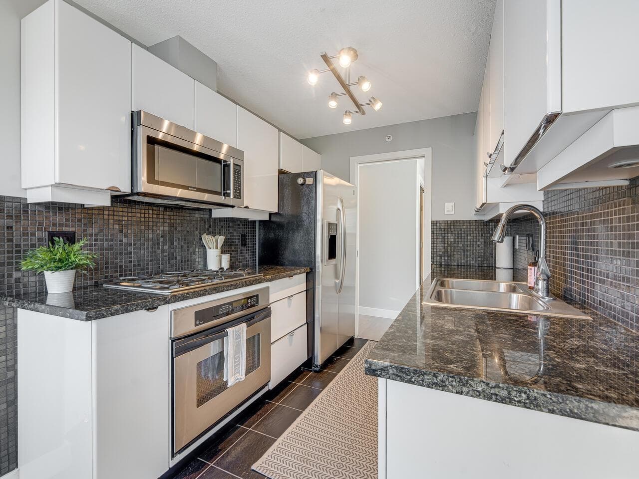 1605 - 837 W Hastings Street, Vancouver, V6C 3N6 — photo 3
