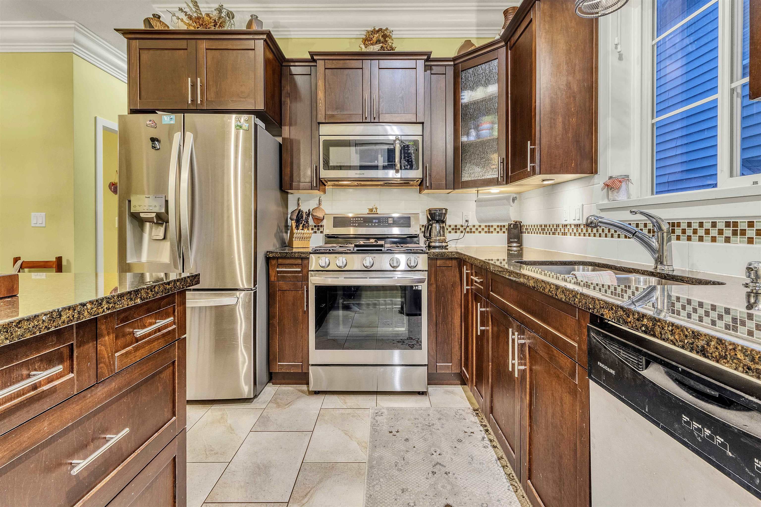 21 - 35626 Mckee Road, Abbotsford, V2G 2L6 — photo 1