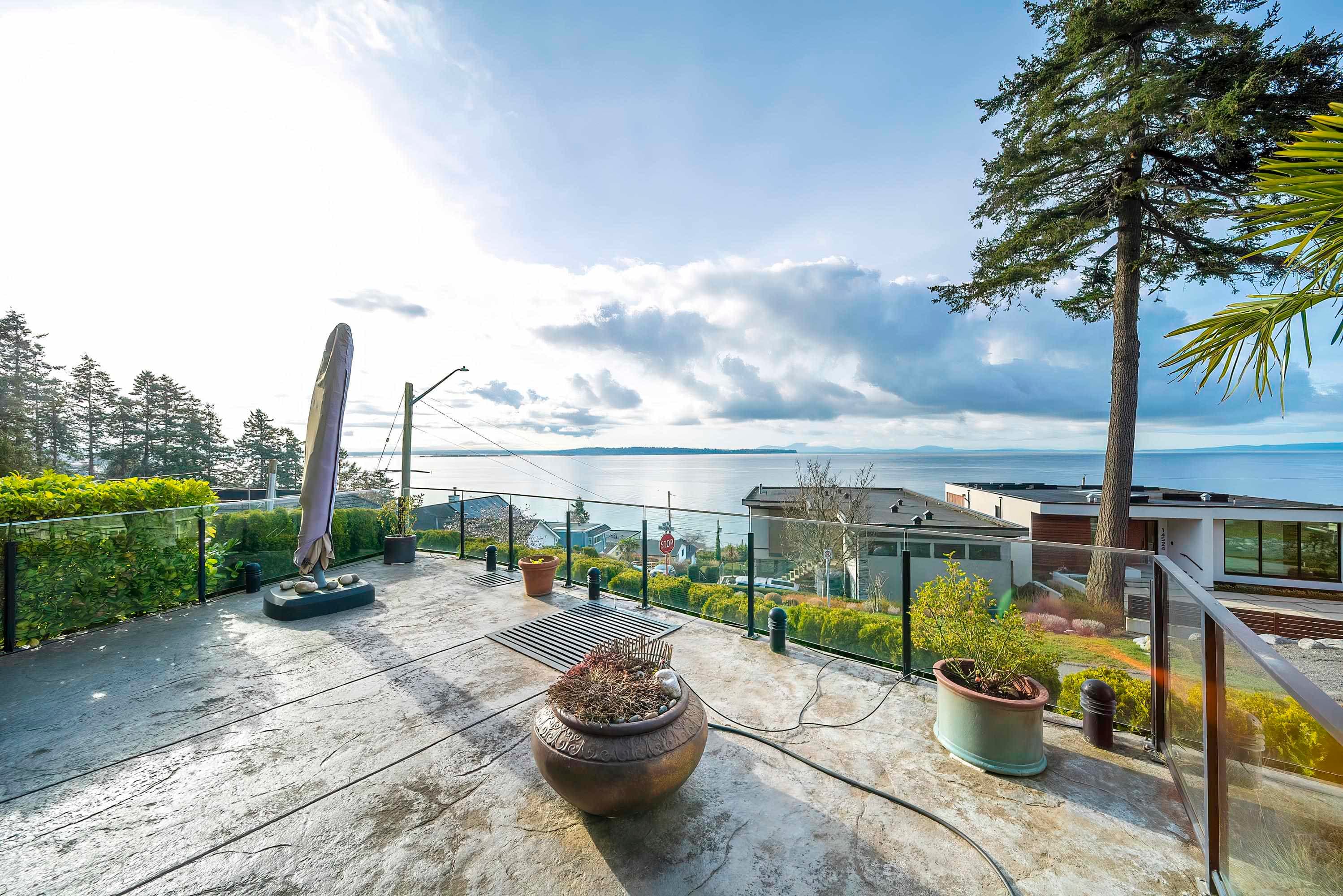 14533 Magdalen Avenue, White Rock