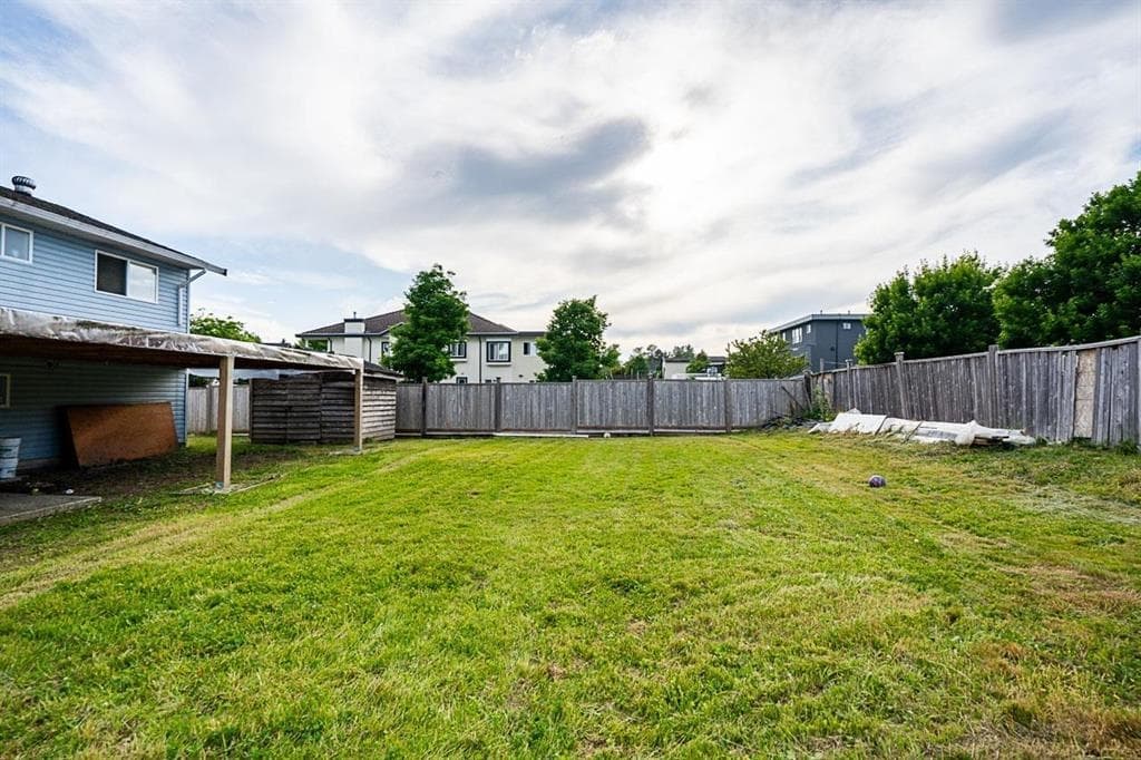 13421 87a Avenue, Surrey, V3W 6B7 — photo 3