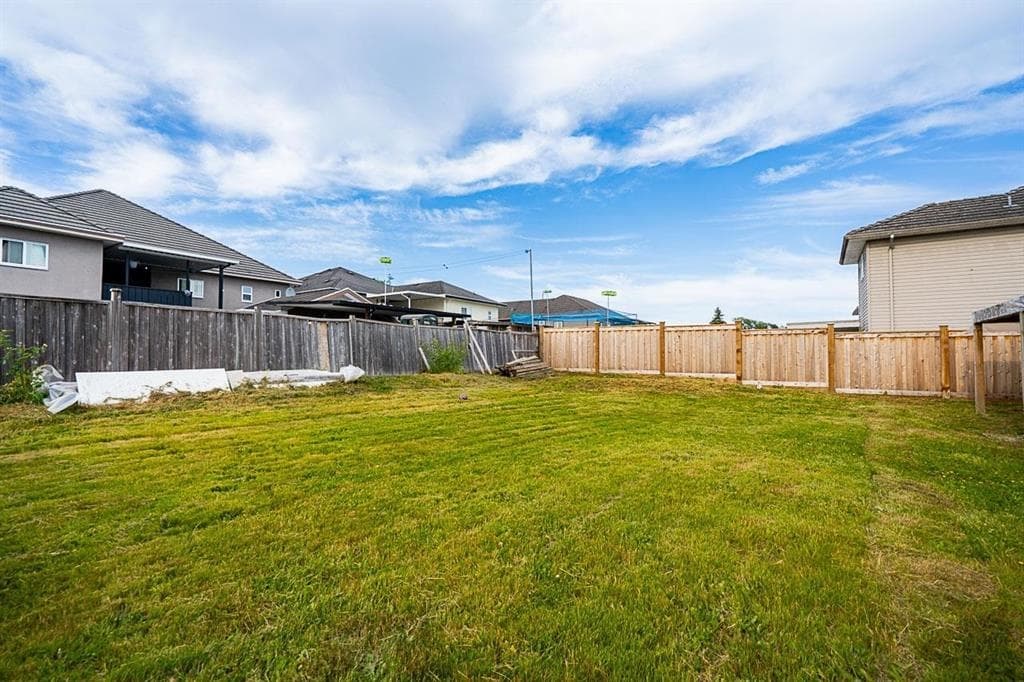 13421 87a Avenue, Surrey, V3W 6B7 — photo 4