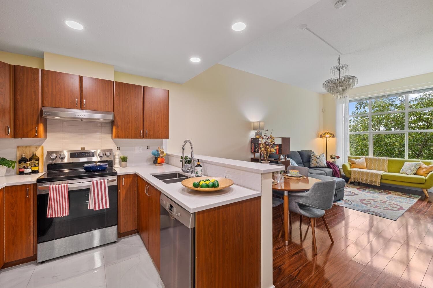 309 - 14885 105 Avenue, Surrey — sold
