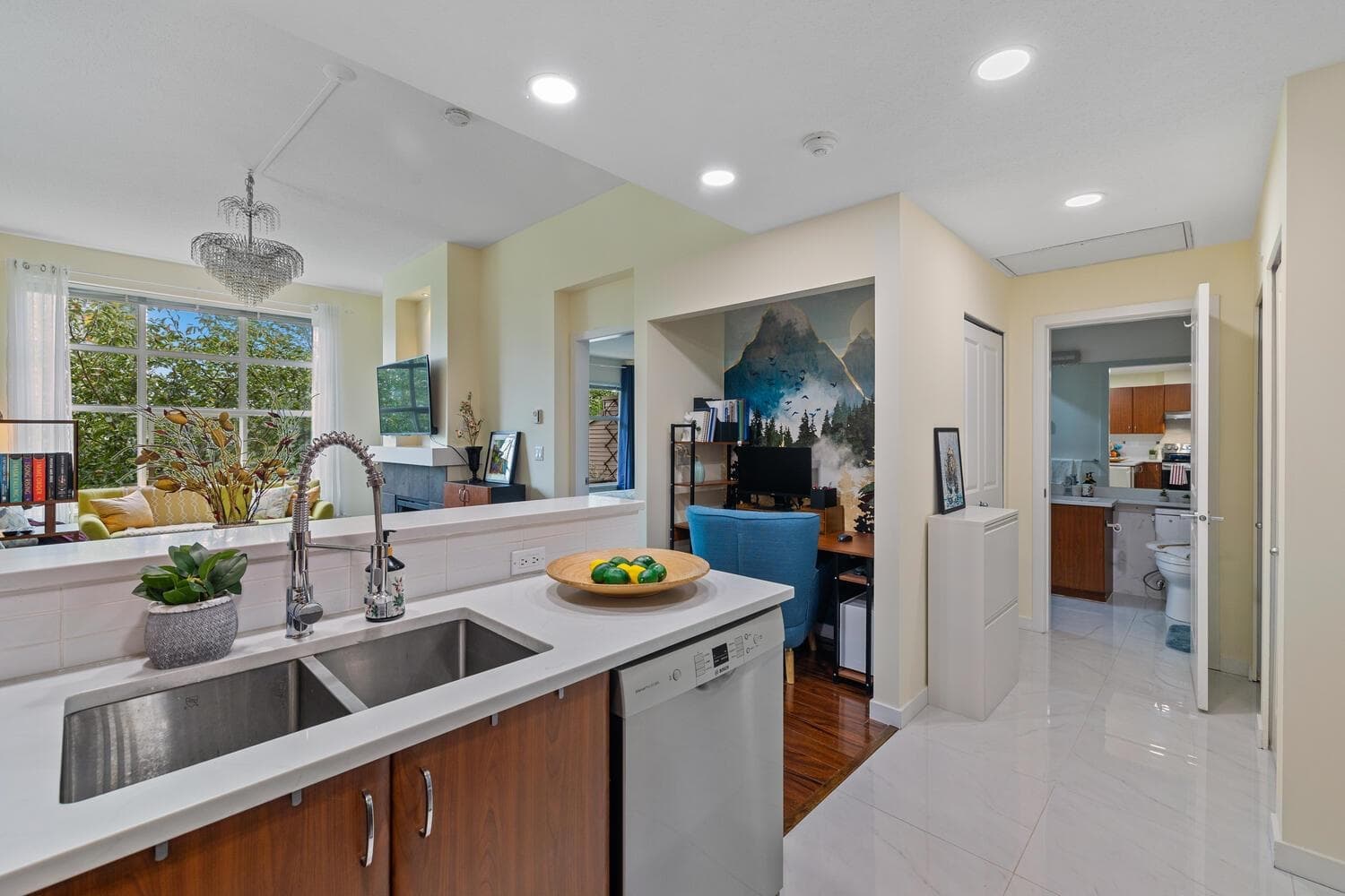 309 - 14885 105 Avenue, Surrey, V3R 2V6 — photo 4