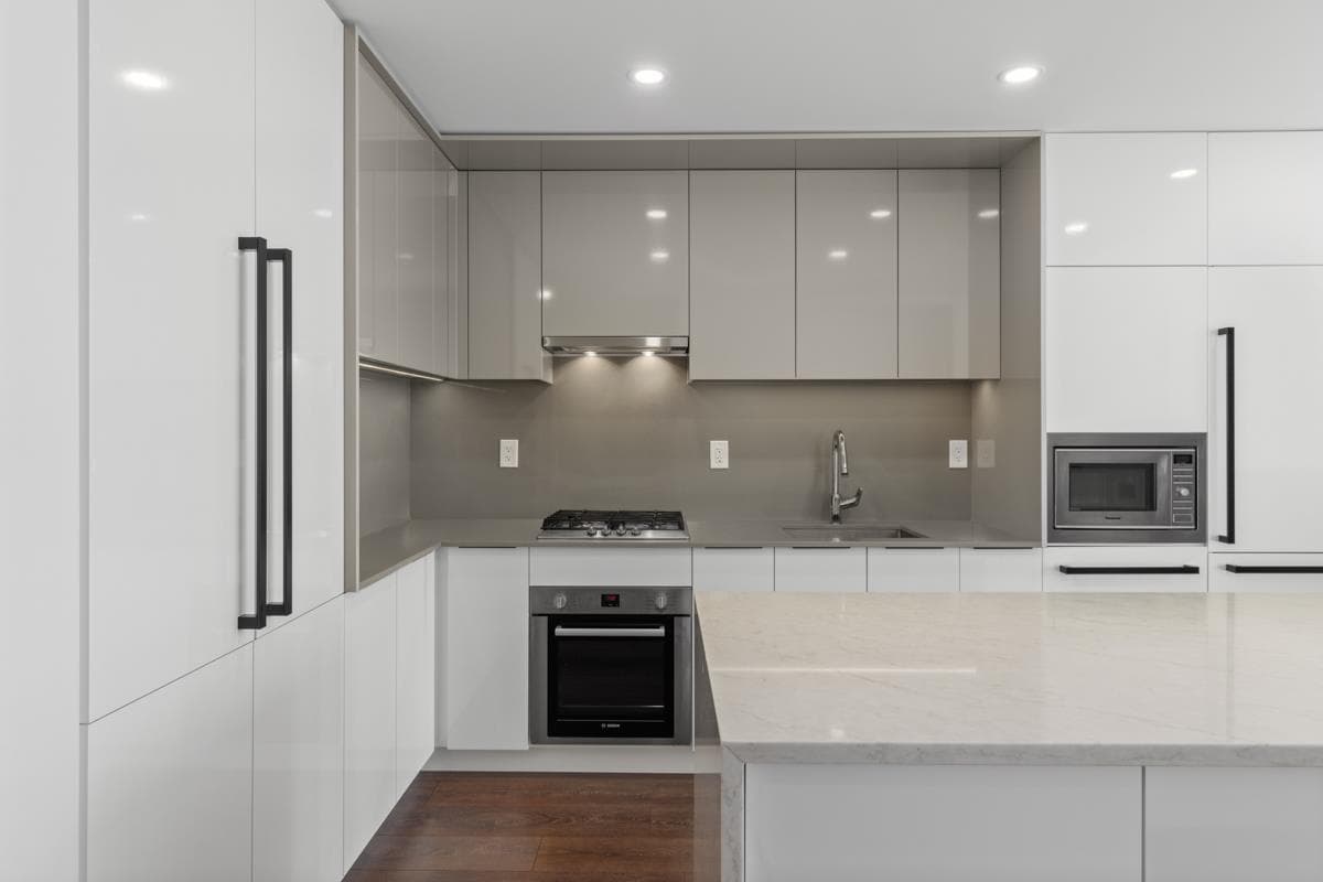 503 - 4711 Hazel Street, Burnaby, V5H 0J9 — photo 2