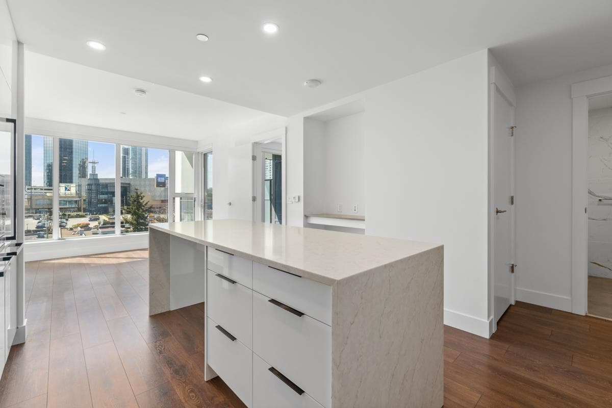 503 - 4711 Hazel Street, Burnaby, V5H 0J9 — photo 3