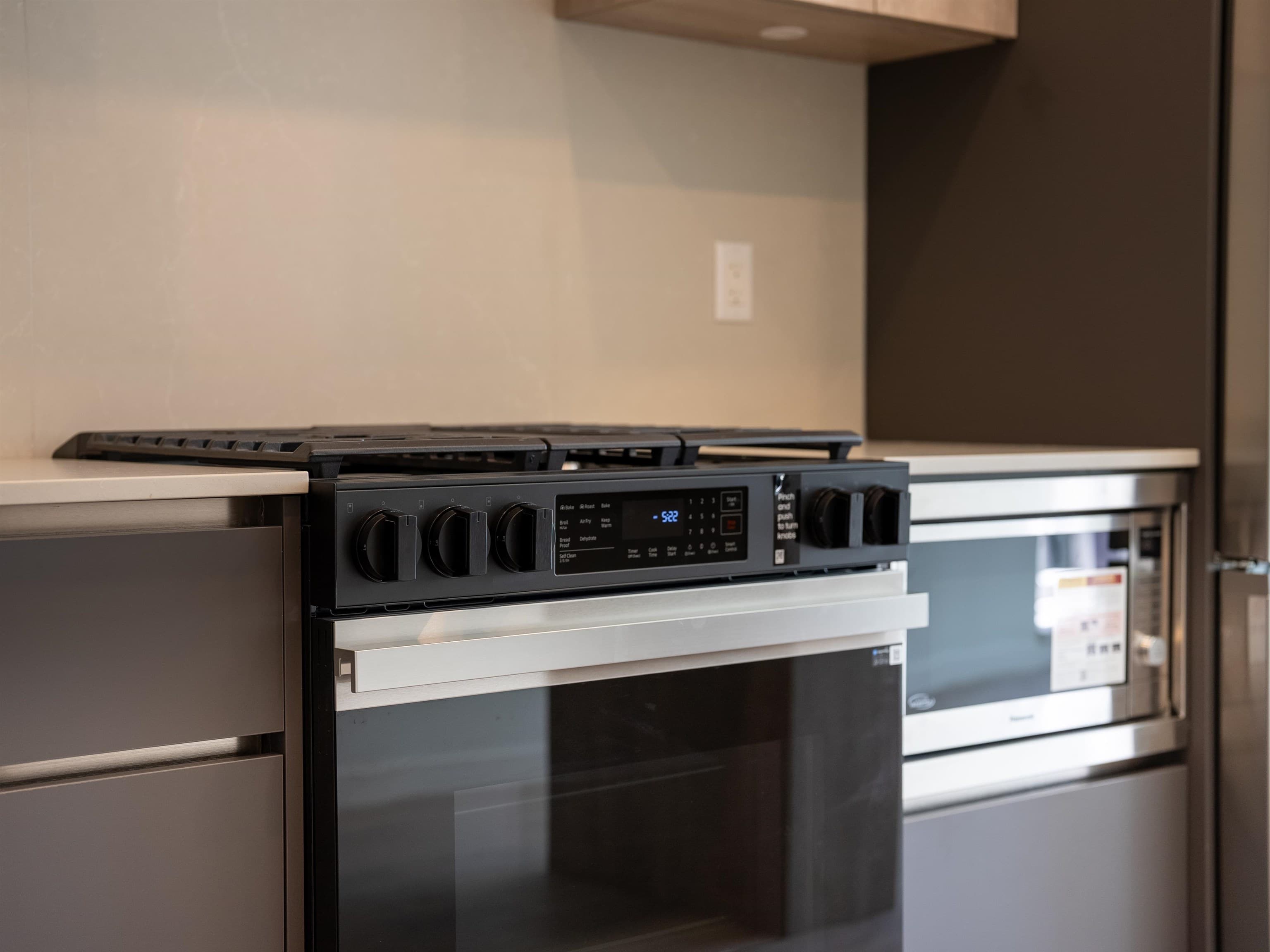 306 - 6585 195a Street, Surrey, V4N 6B5 — photo 5