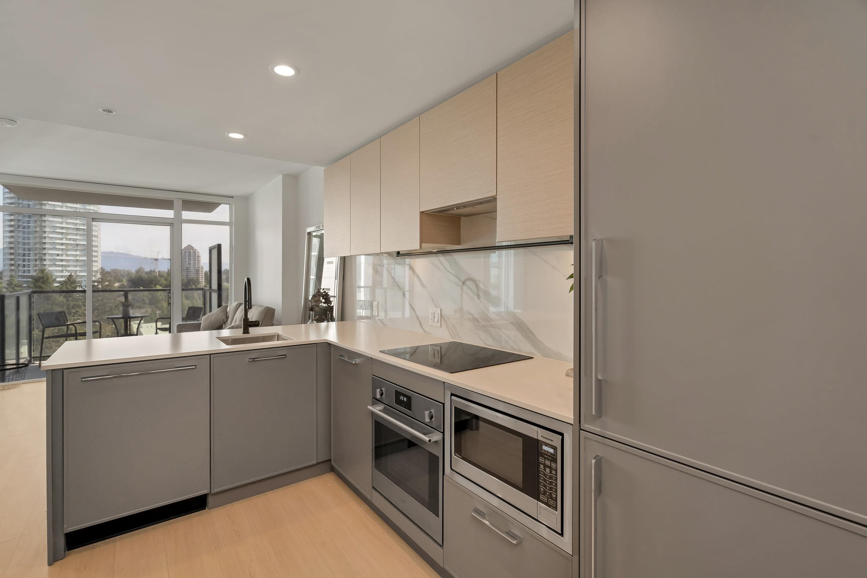 1205 - 13745 George Junction, Surrey, V3T 0V7 — photo 5